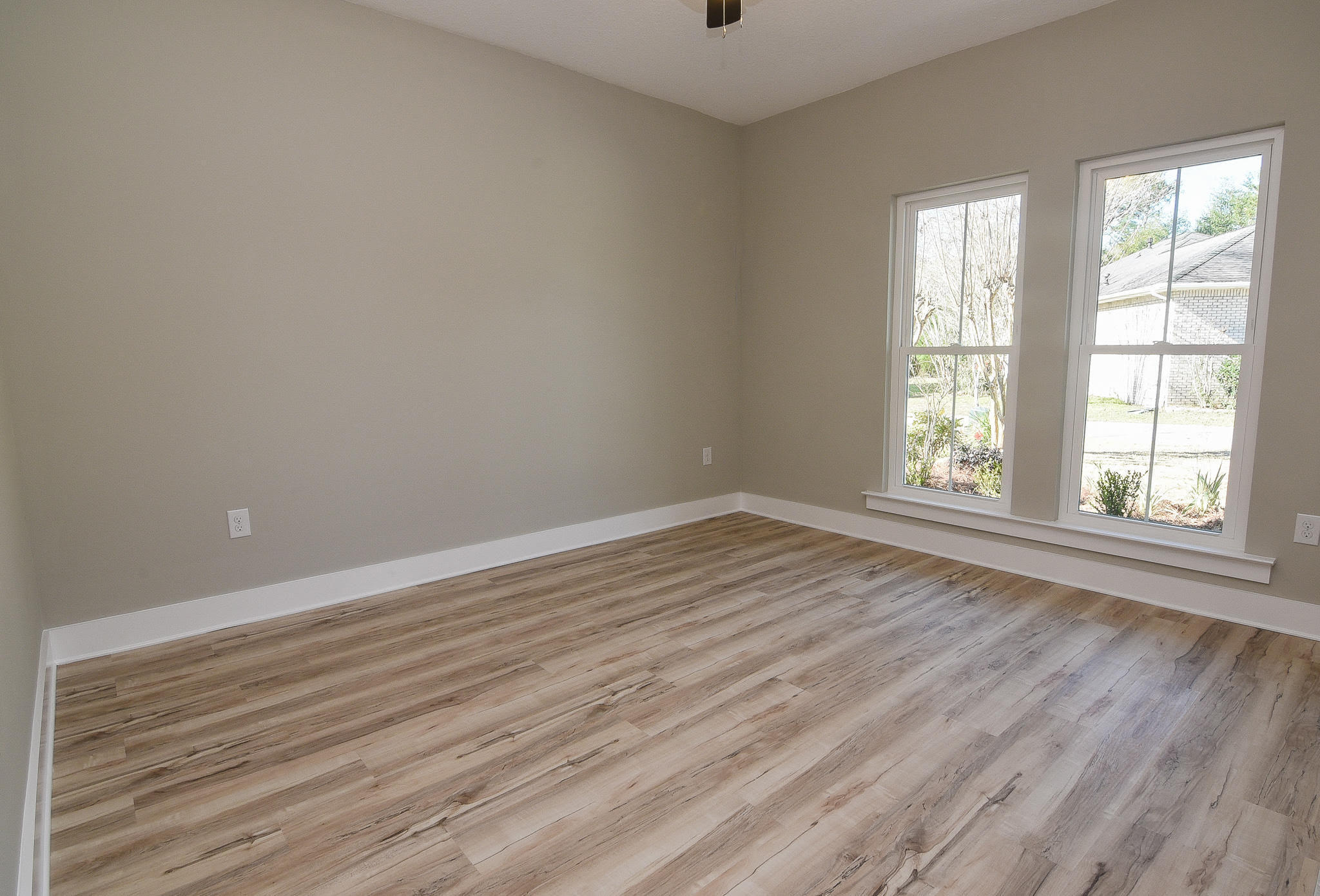 MH NICE & VALP - Residential Lease