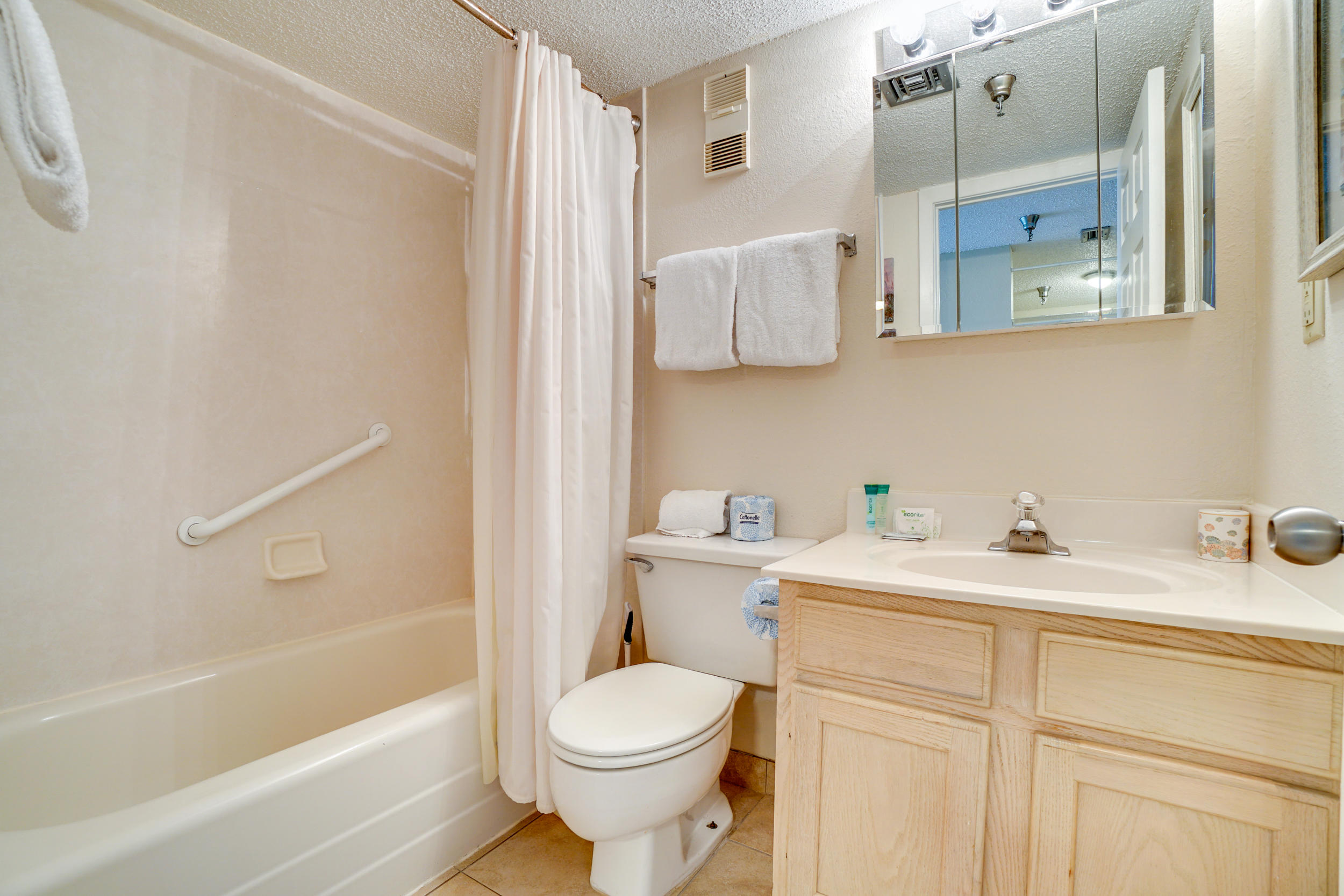 ISLANDER BEACH RESORT CONDO - Residential