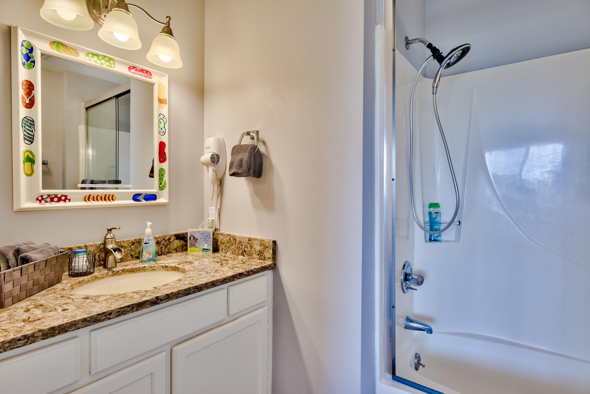 SANDPRINTS CONDO - Residential