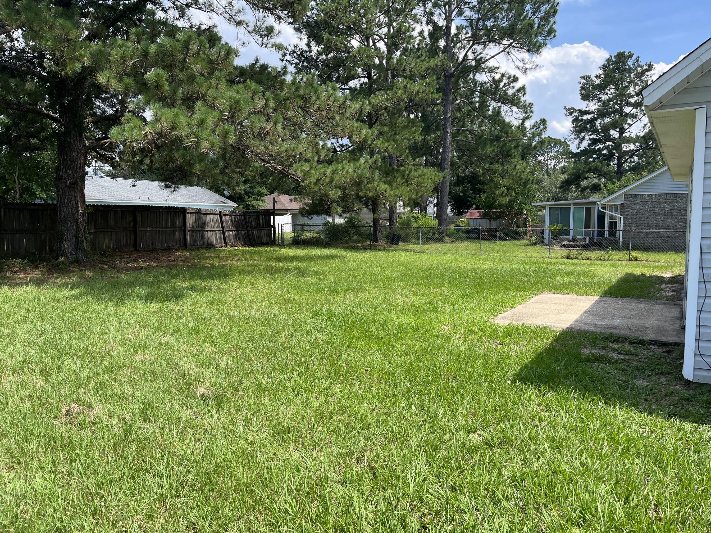 SHOAL TERRACE ESTATES - Residential Lease