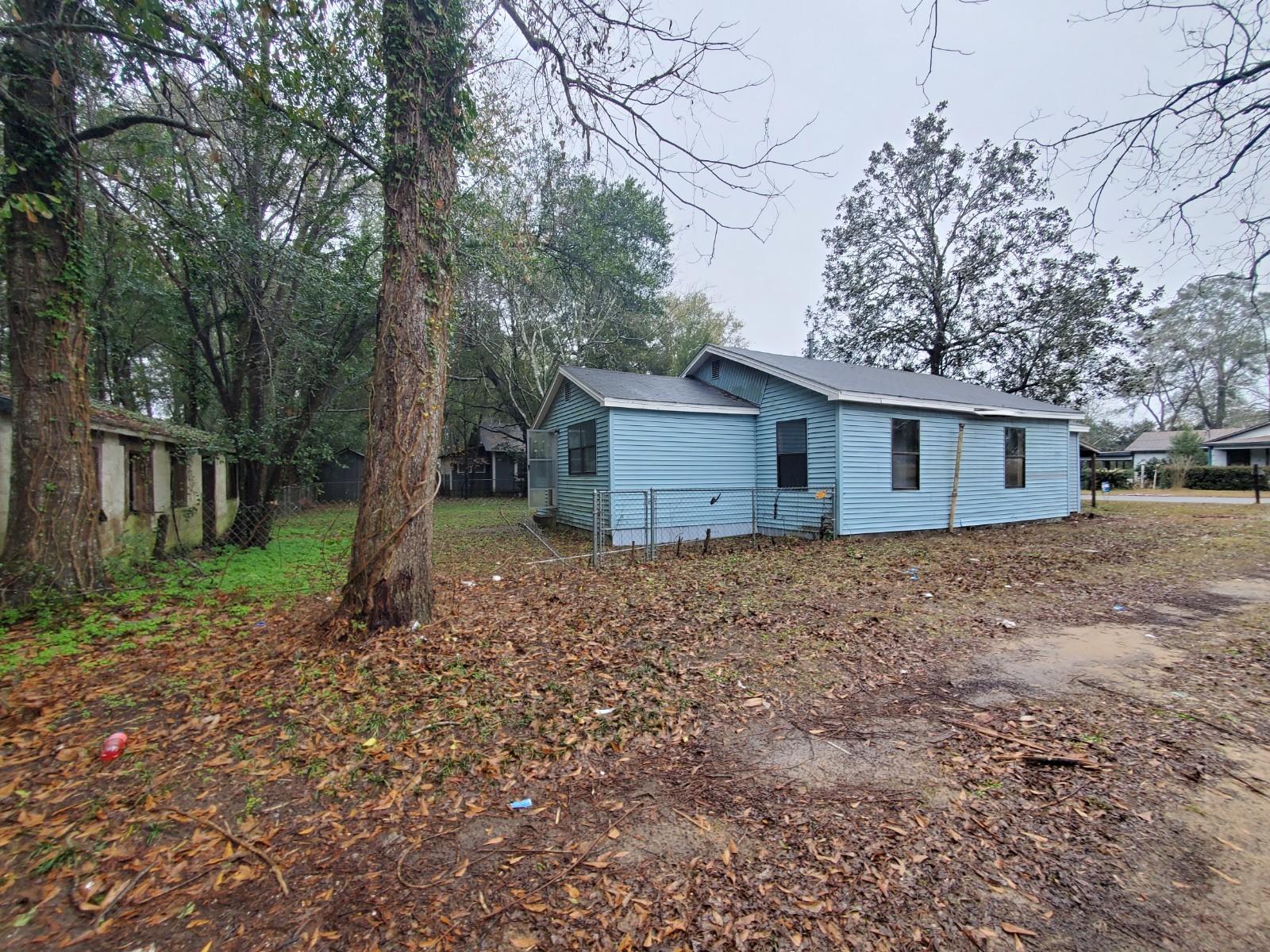 CRESTVIEW - Residential