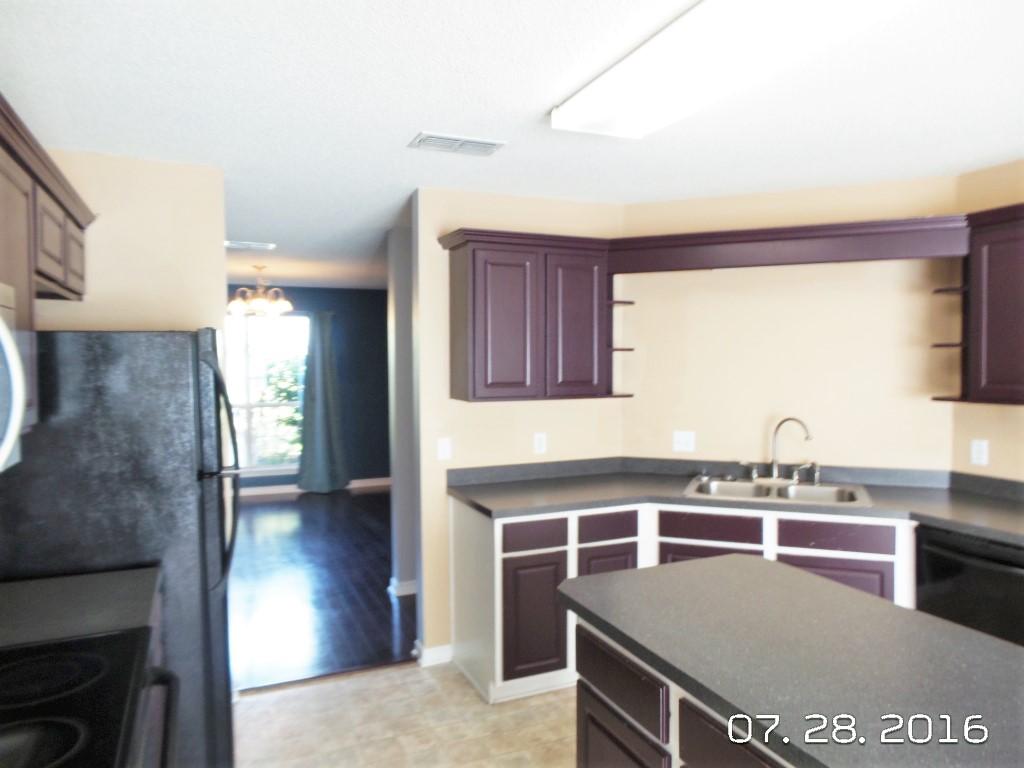COUNTRYVIEW ESTATES 10TH ADDN - Residential Lease