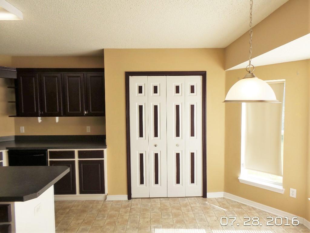 COUNTRYVIEW ESTATES 10TH ADDN - Residential Lease