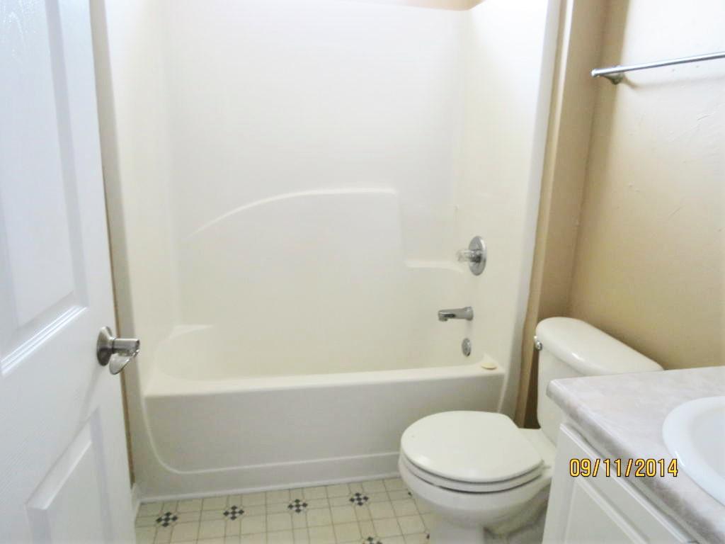 COUNTRYVIEW ESTATES 10TH ADDN - Residential Lease