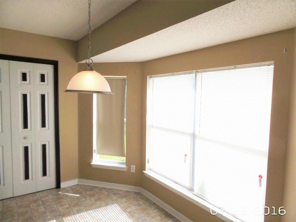 COUNTRYVIEW ESTATES 10TH ADDN - Residential Lease