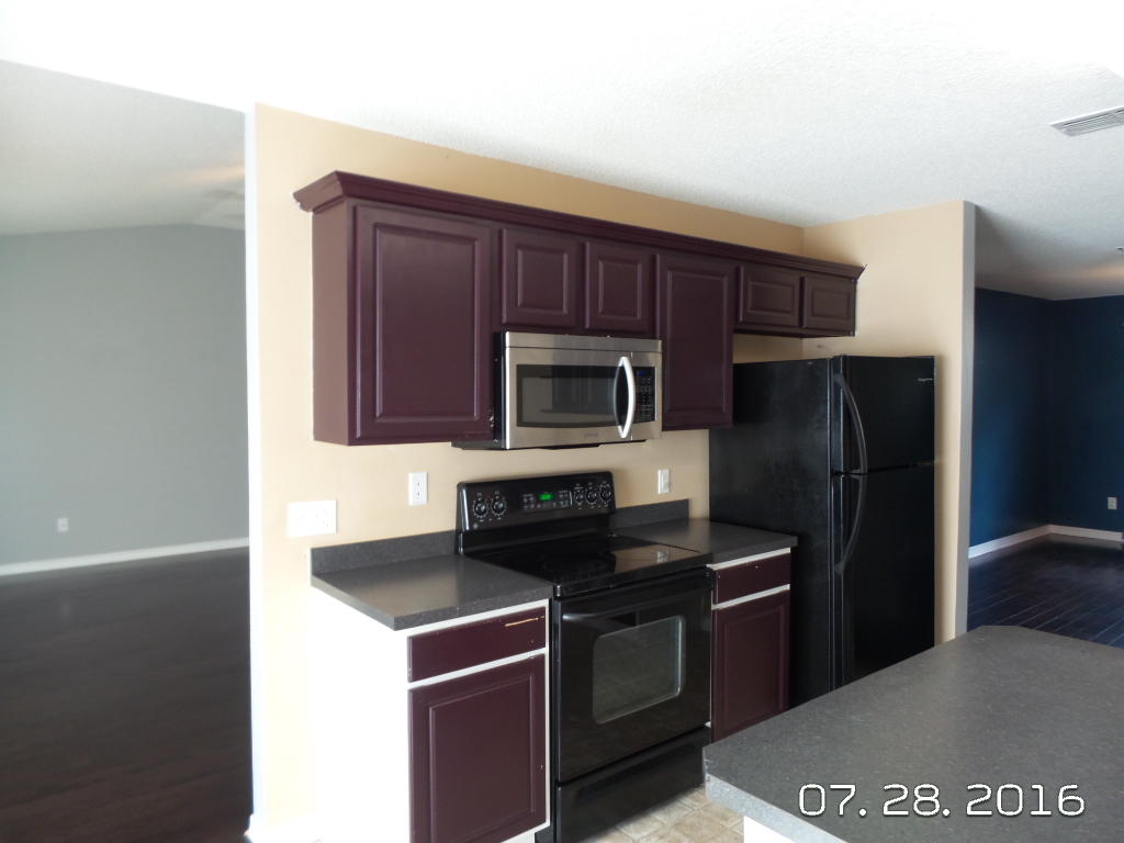 COUNTRYVIEW ESTATES 10TH ADDN - Residential Lease