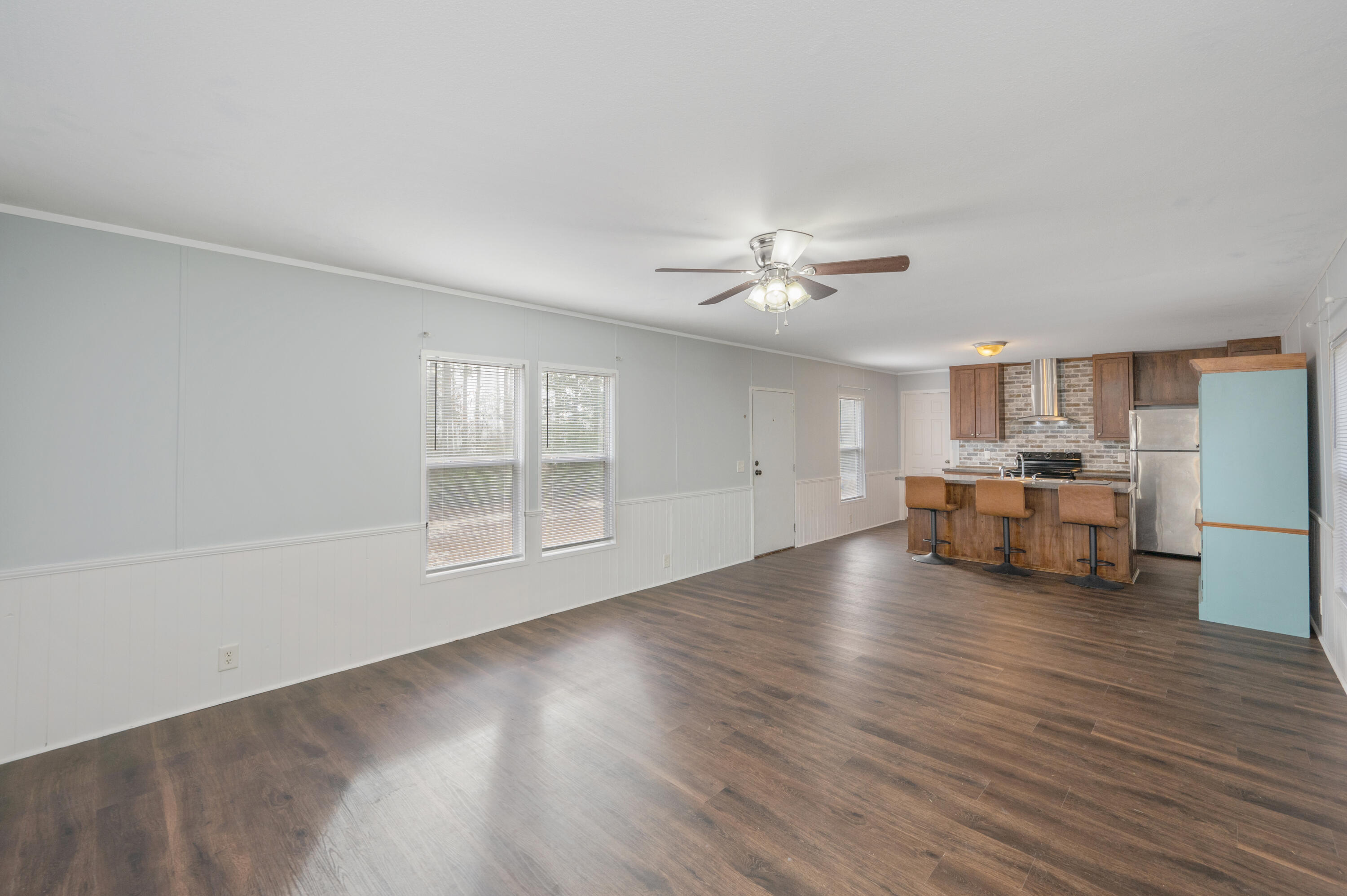 EMERALD SHORES - Residential Lease