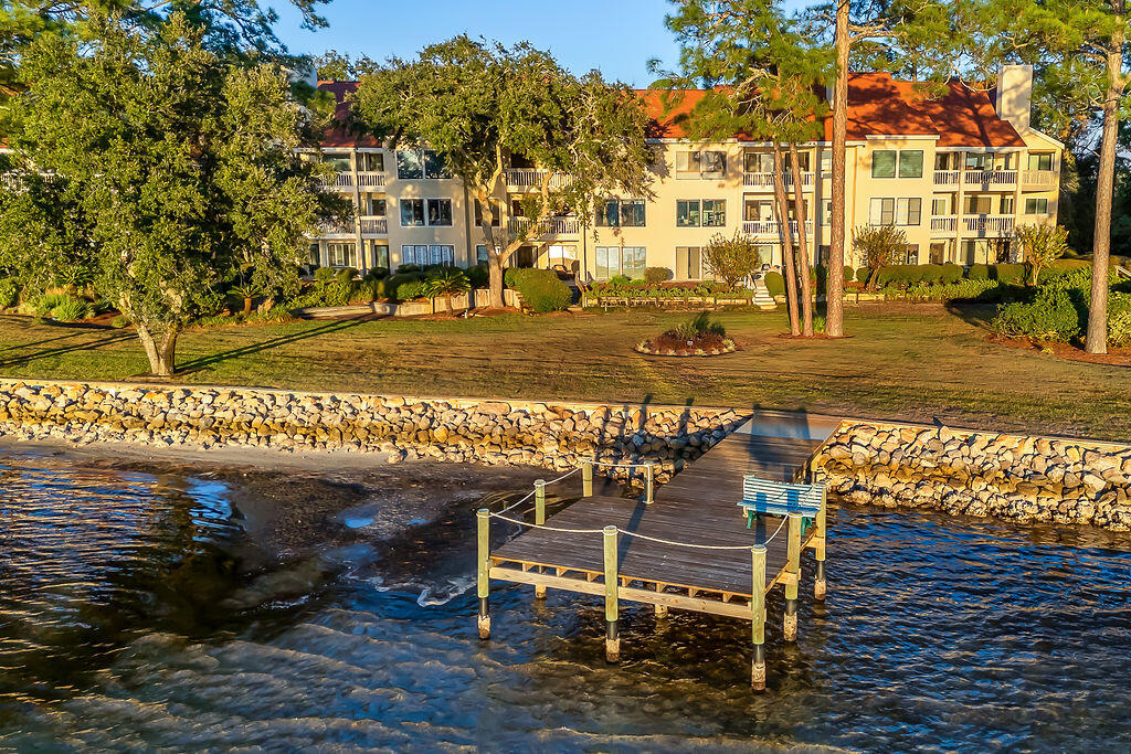 BAY VILLAS CONDOS - Residential