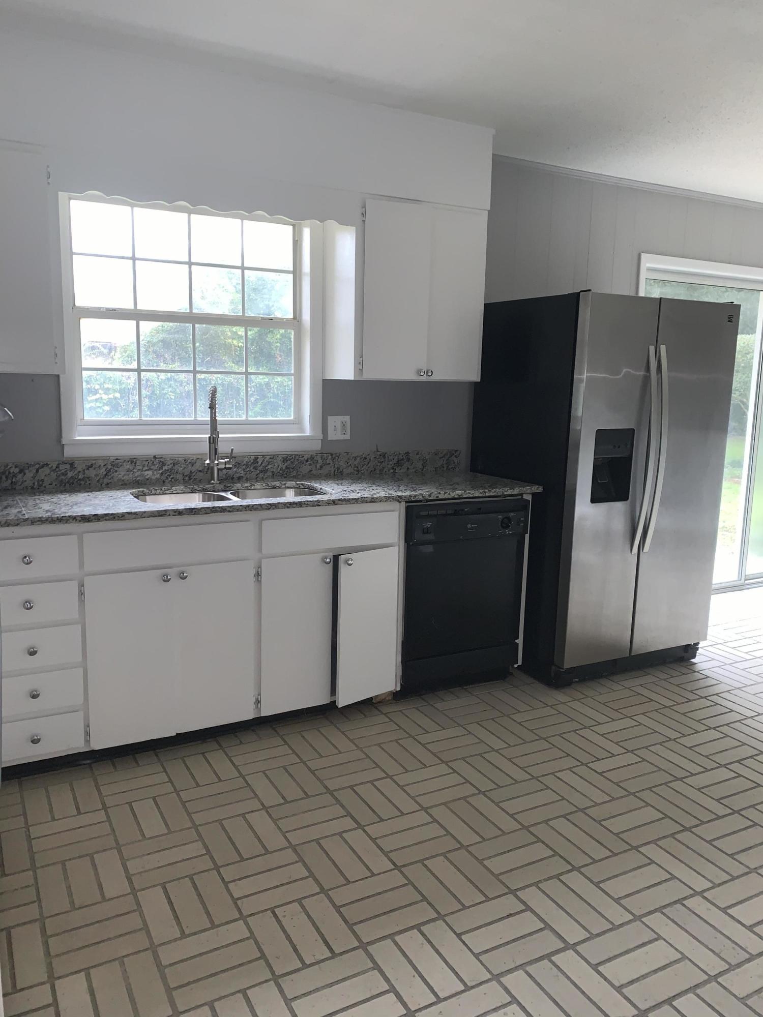 Super cute 4 bed 2 bath in the heart of FWB. Vinyl plank flooring, granite counter tops, good sized fenced backyard. Please call our office for showing instructions! Spayed/neutered pets may be allowed with owner permission, a non-refundable pet fee of $300 and an additional $25 per month.