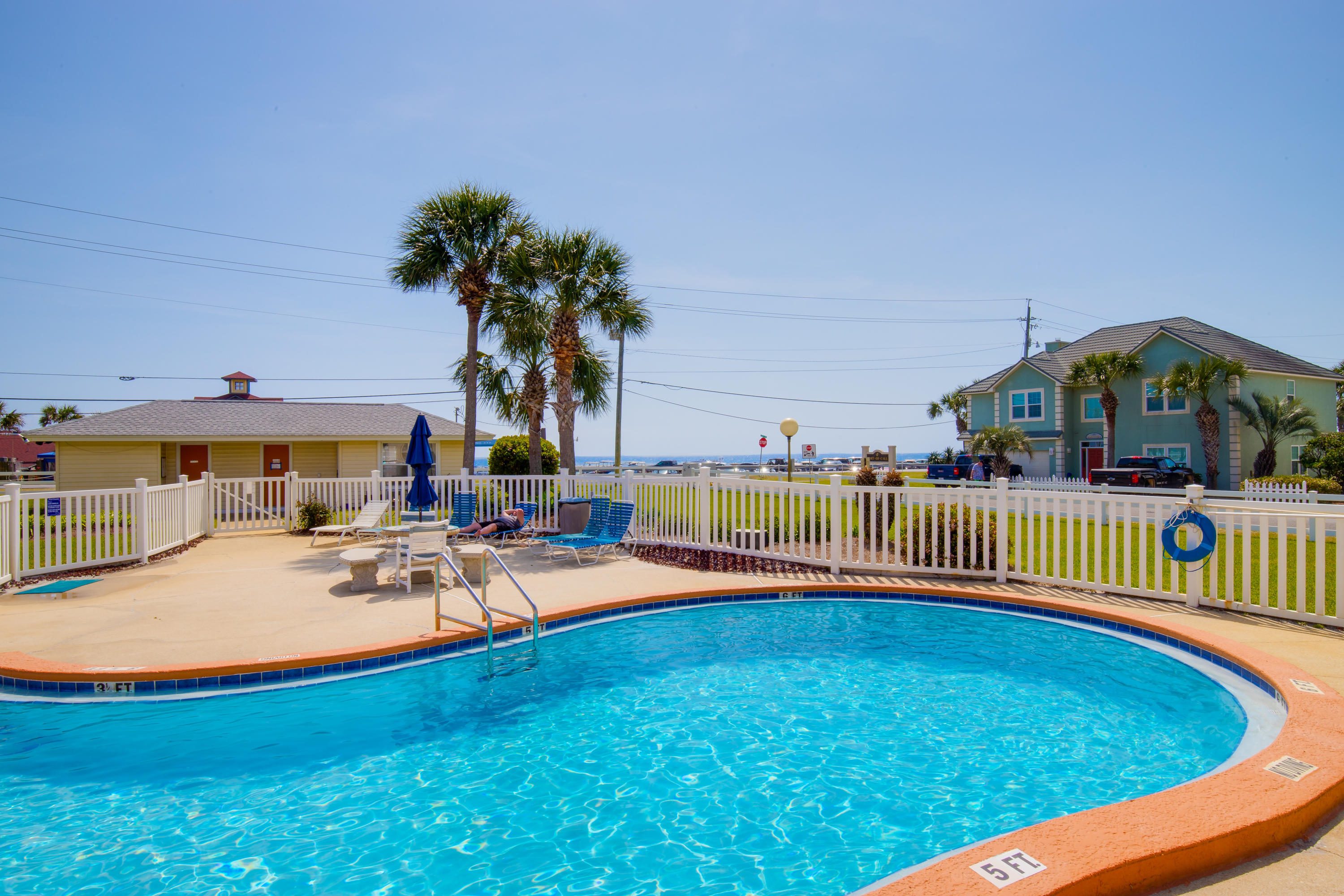 TRADEWIND CONDOS - Residential
