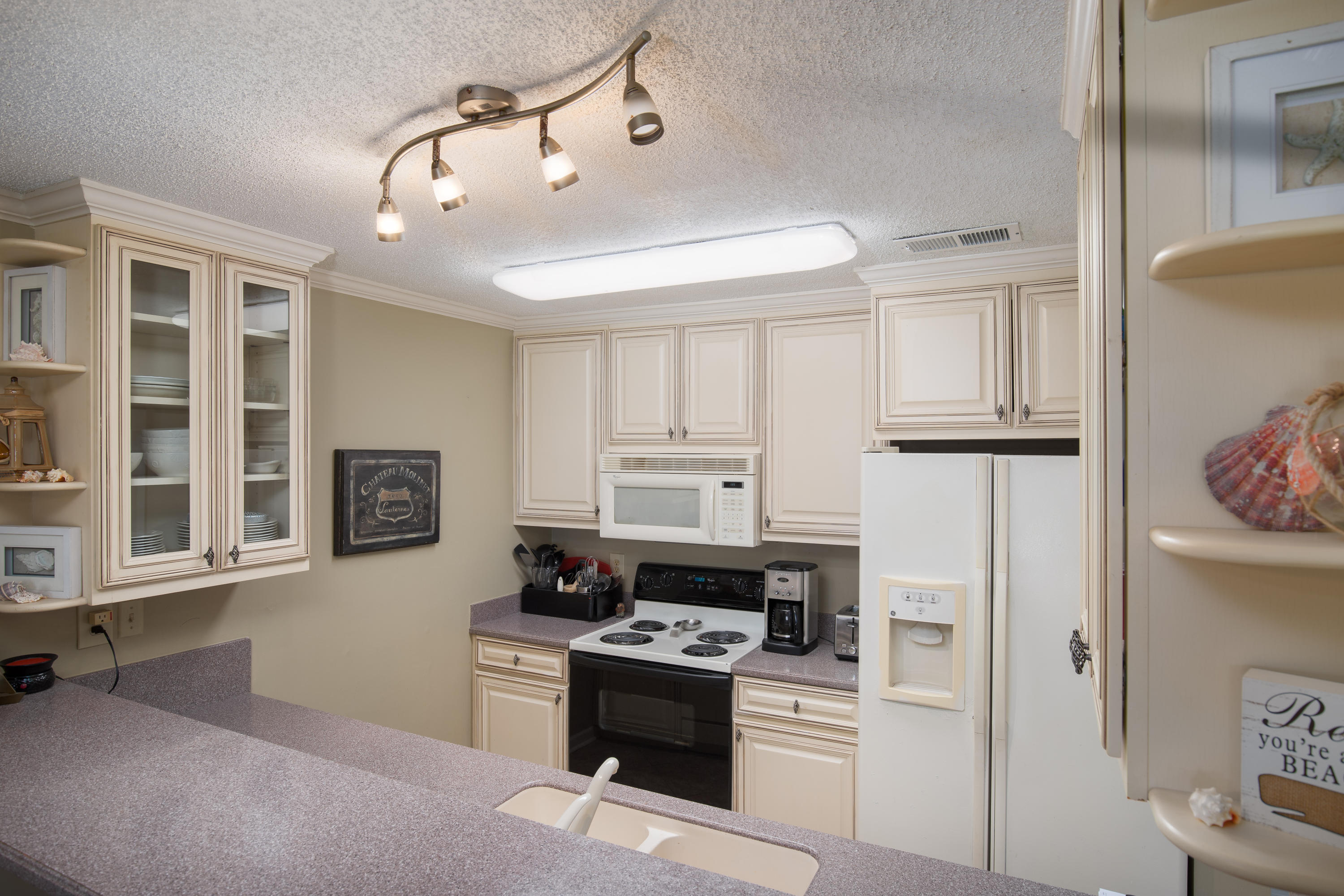 TRADEWIND CONDOS - Residential
