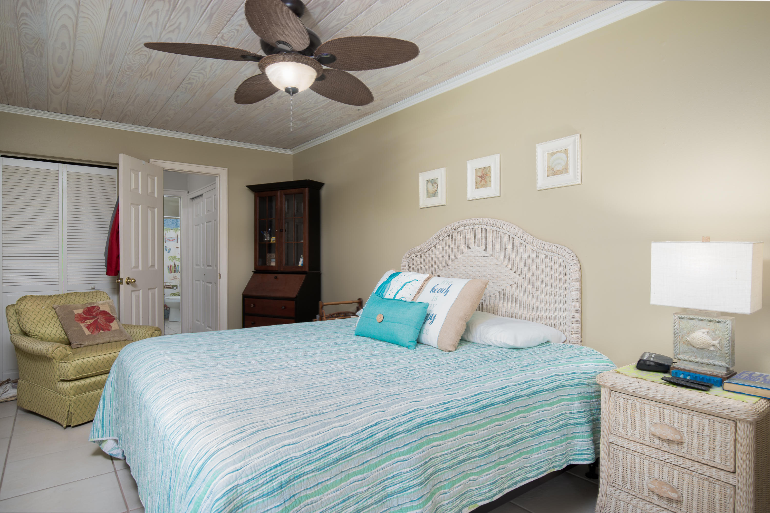 TRADEWIND CONDOS - Residential