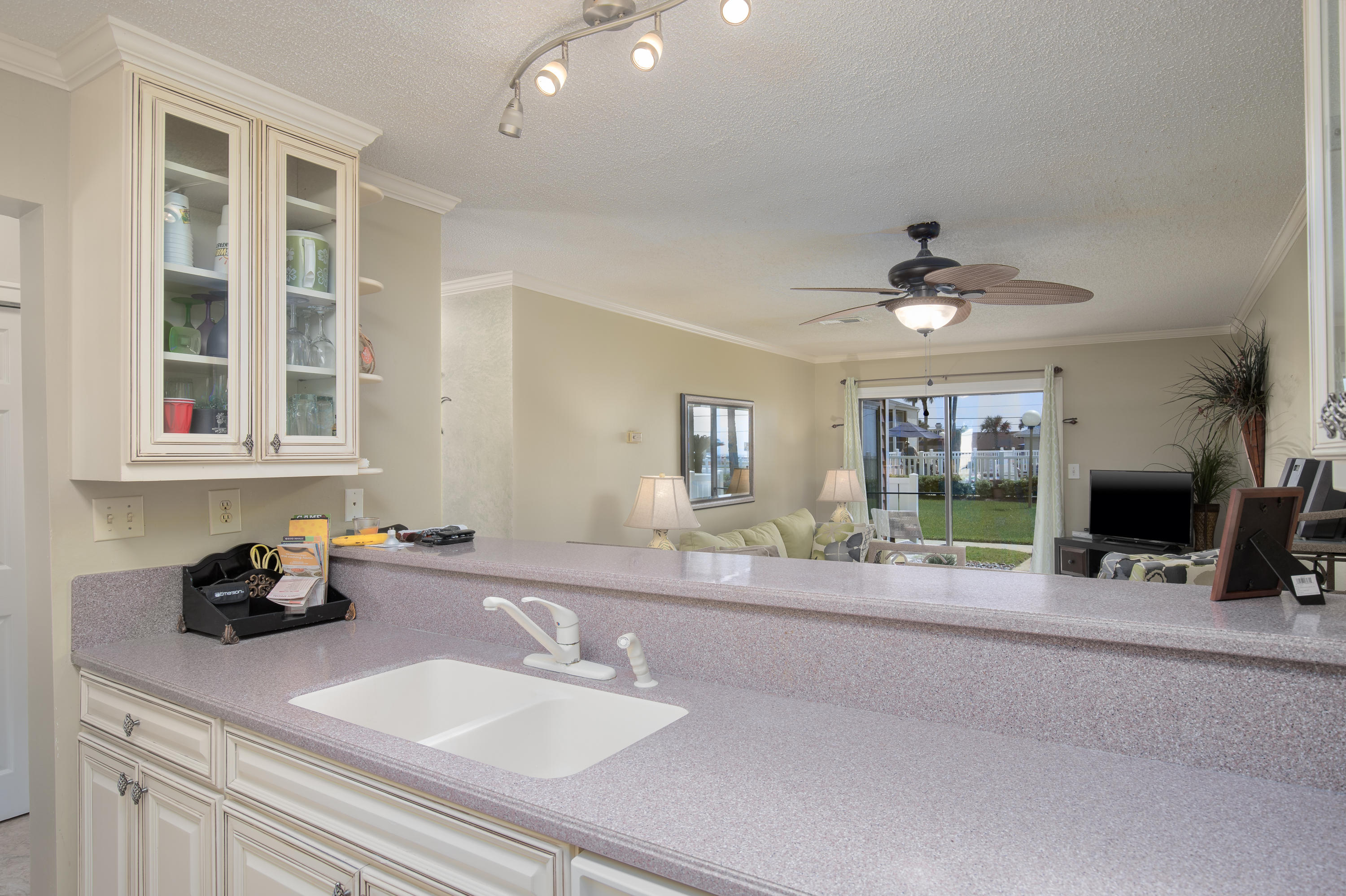 TRADEWIND CONDOS - Residential