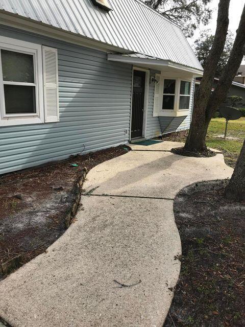 LAKESIDE VILLAGE - Residential Lease
