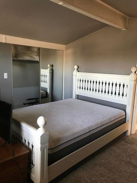 LAKESIDE VILLAGE - Residential Lease