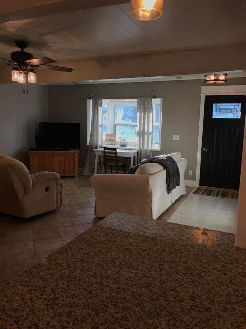 LAKESIDE VILLAGE - Residential Lease