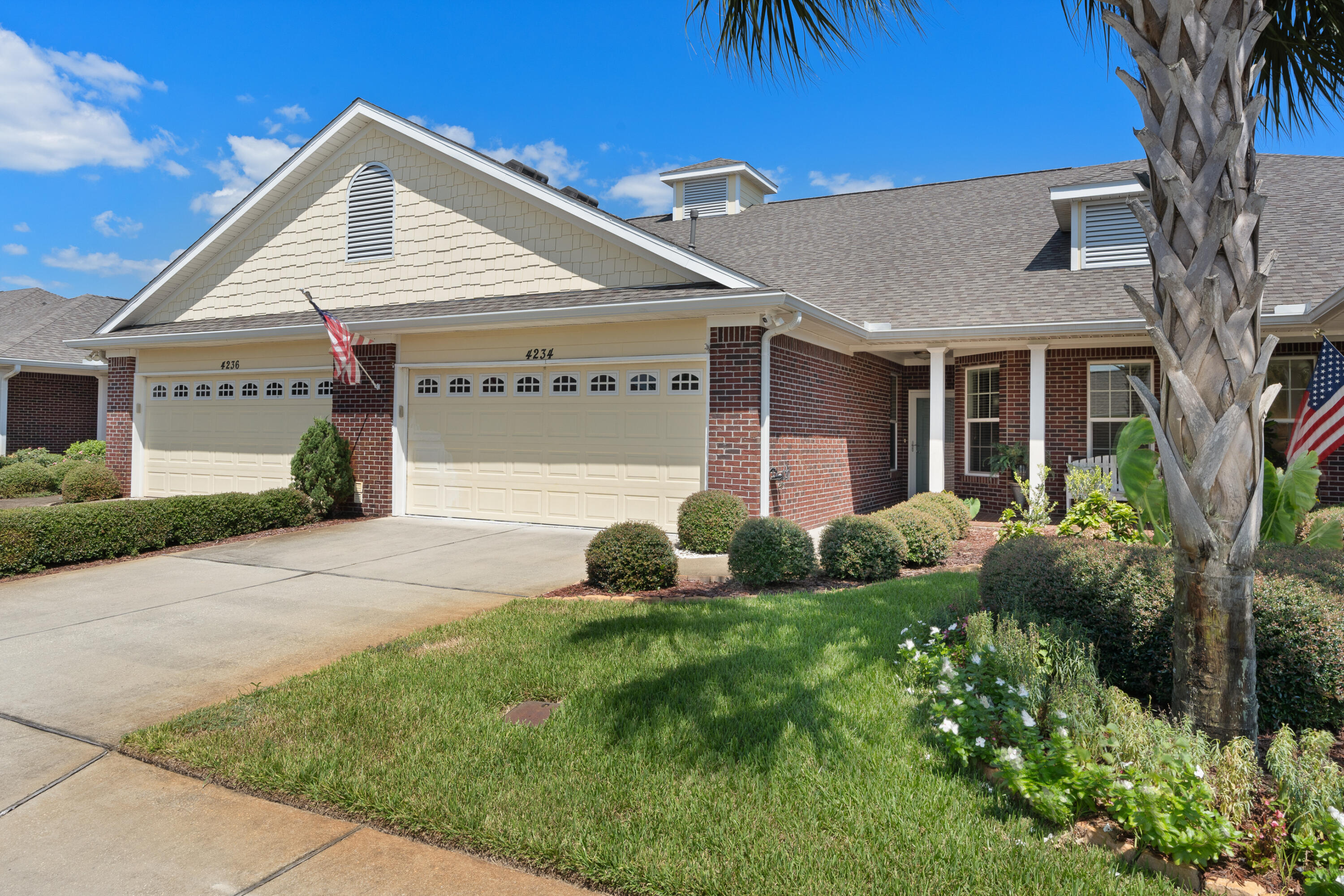 DIAMOND LAKES - Residential