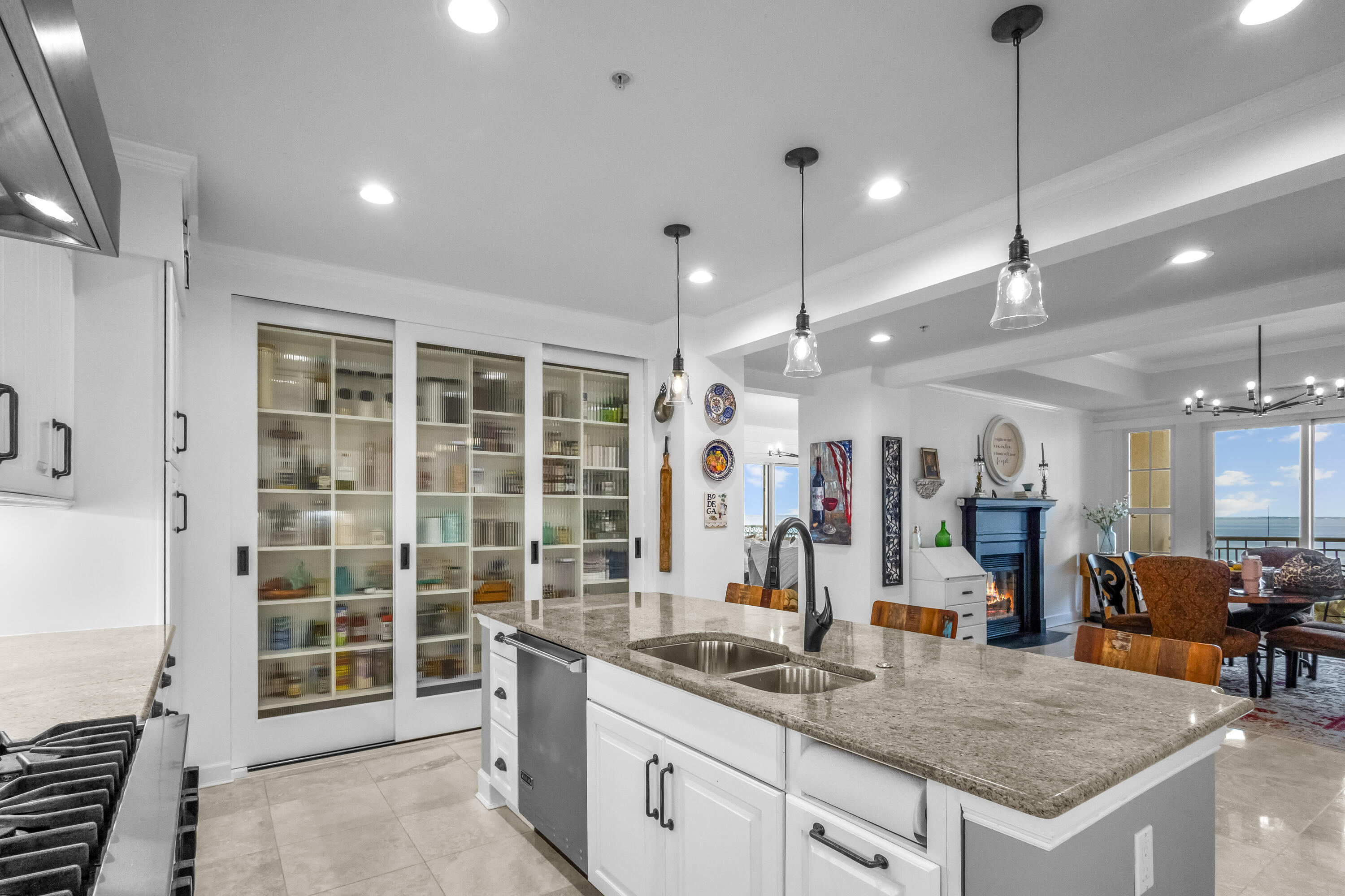 ONE WATER PLACE - Residential