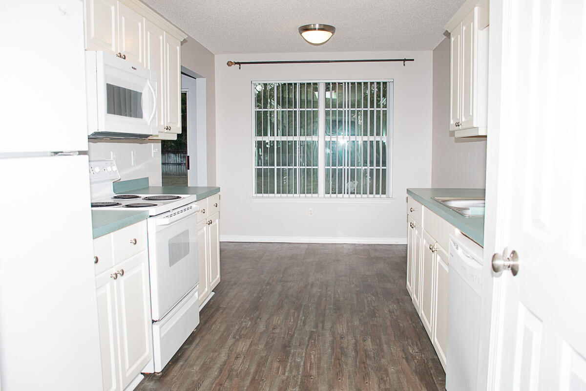 COUNTRYVIEW ESTATES 4TH ADDN PH 5 - Residential Lease