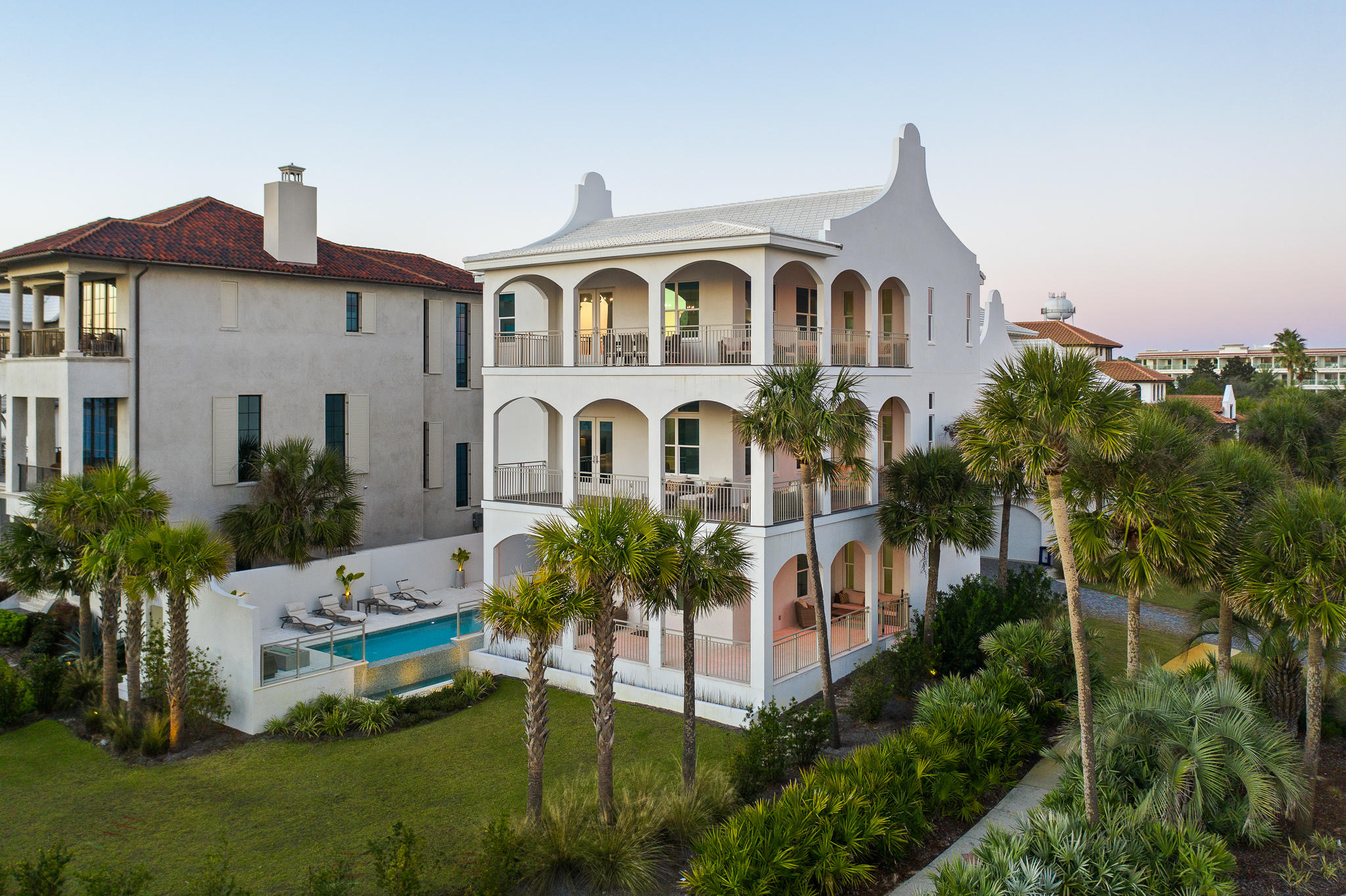 PARADISE BY THE SEA - Residential