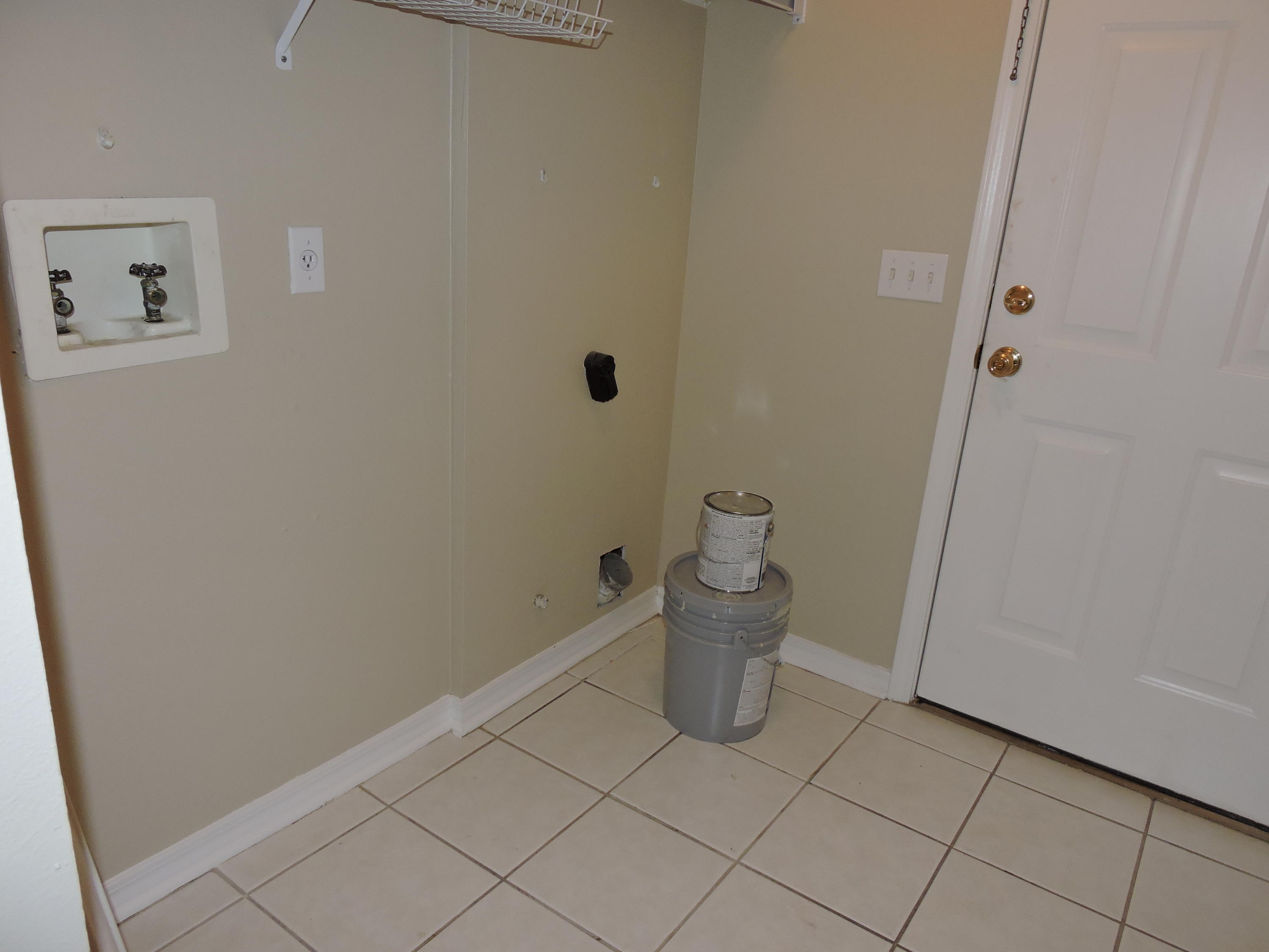 RIVERCHASE S/D PH 2 - Residential Lease