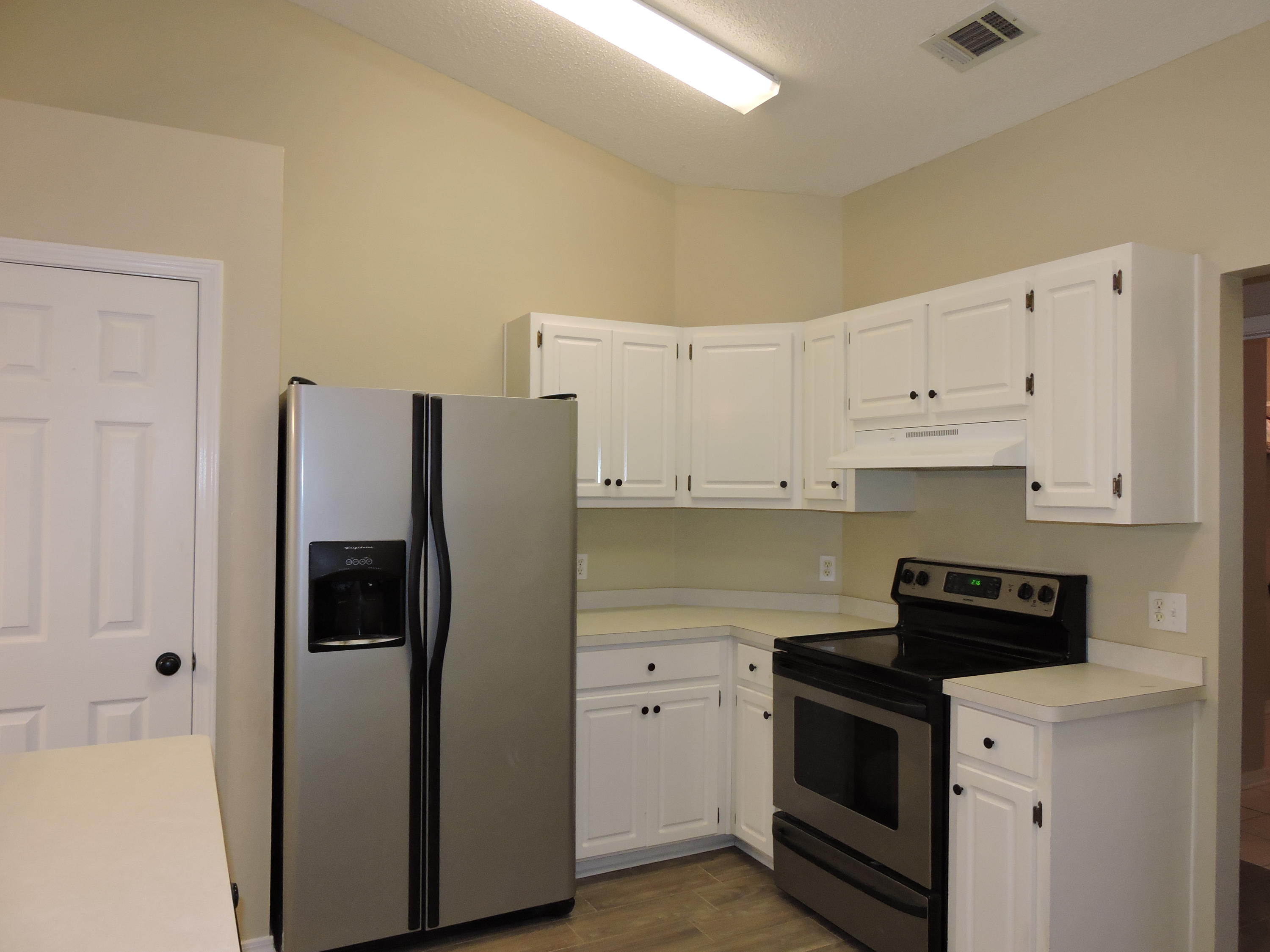 RIVERCHASE S/D PH 2 - Residential Lease