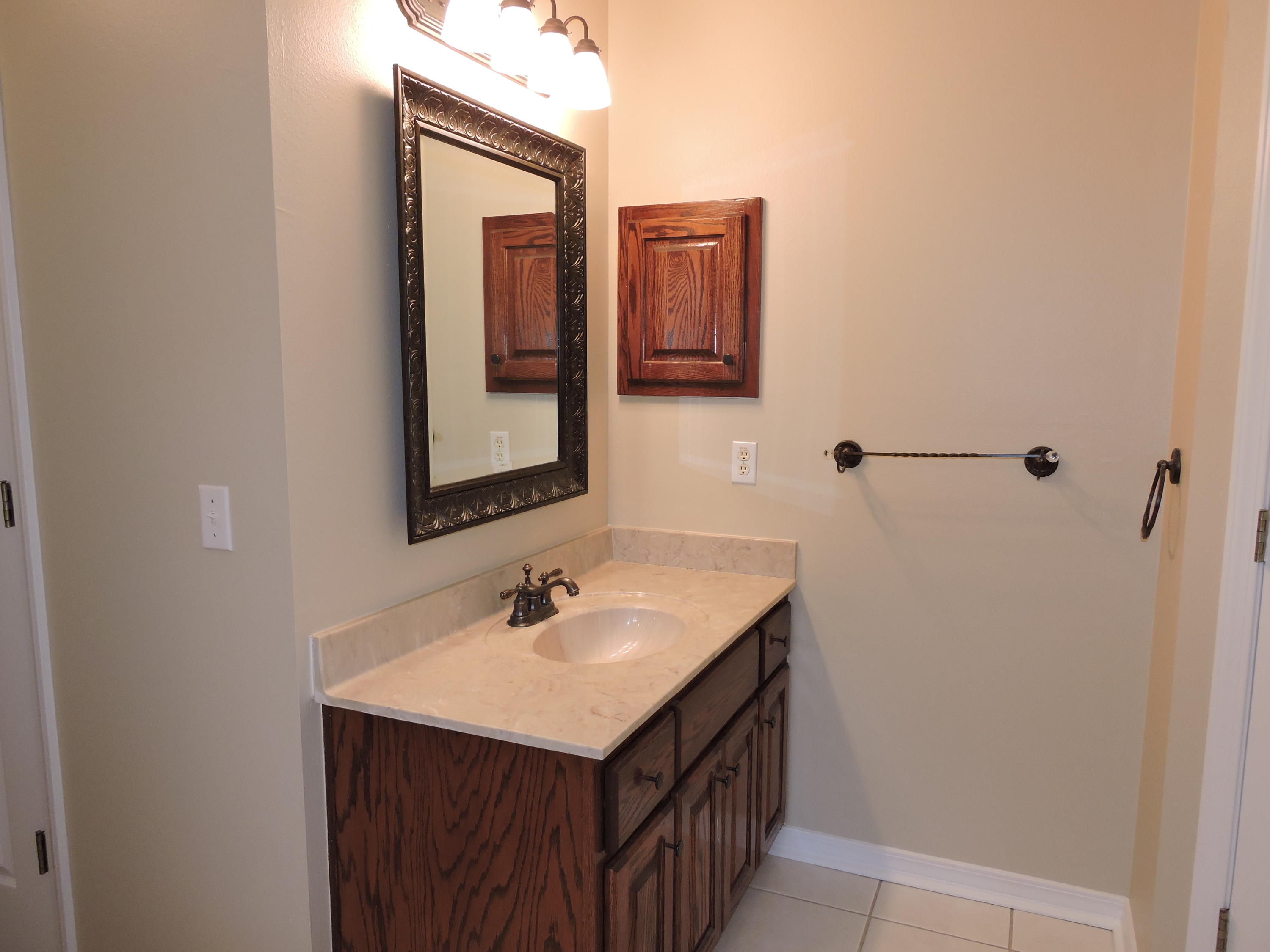 RIVERCHASE S/D PH 2 - Residential Lease