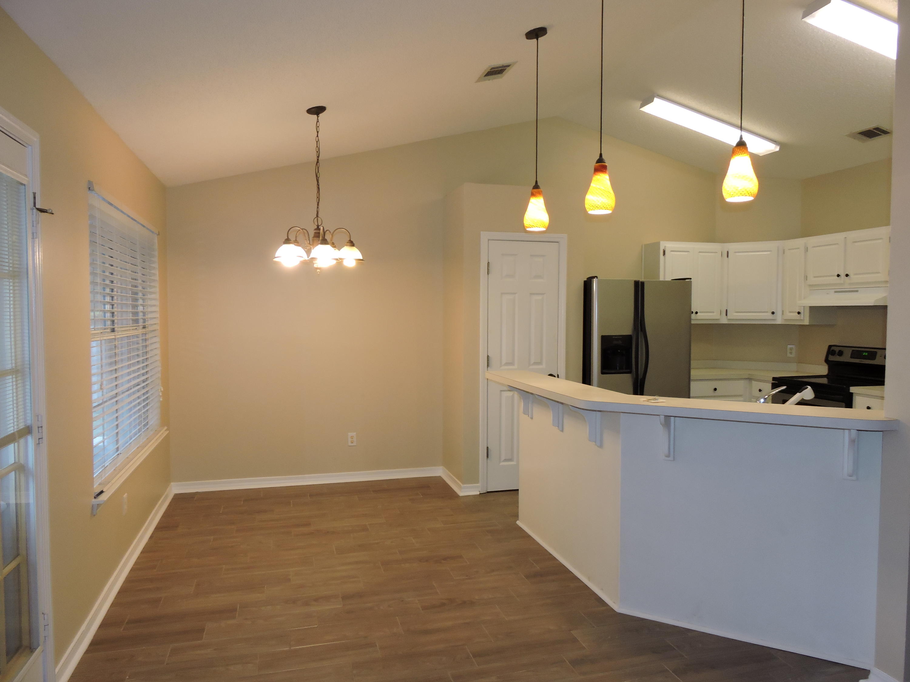 RIVERCHASE S/D PH 2 - Residential Lease