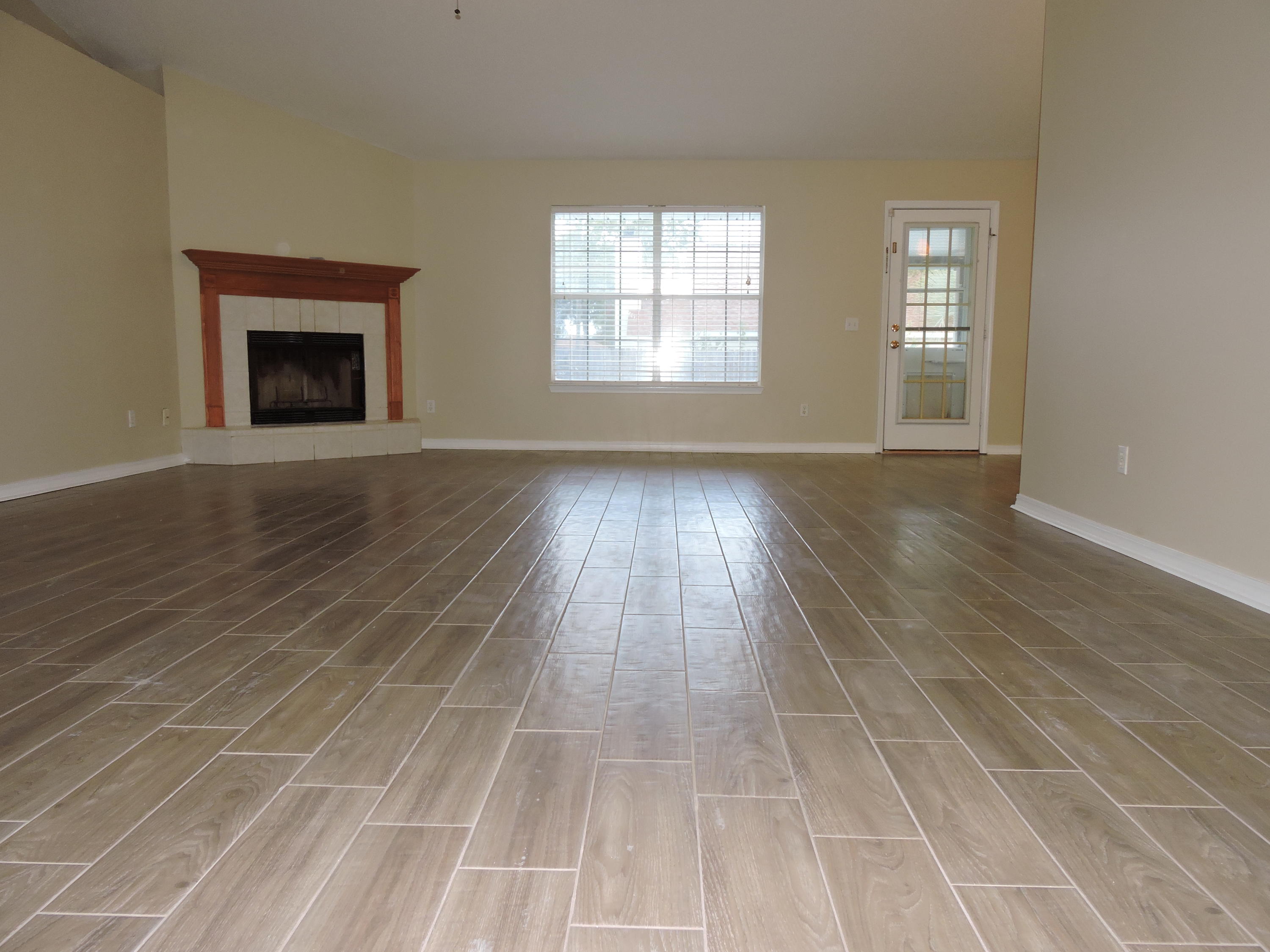 RIVERCHASE S/D PH 2 - Residential Lease