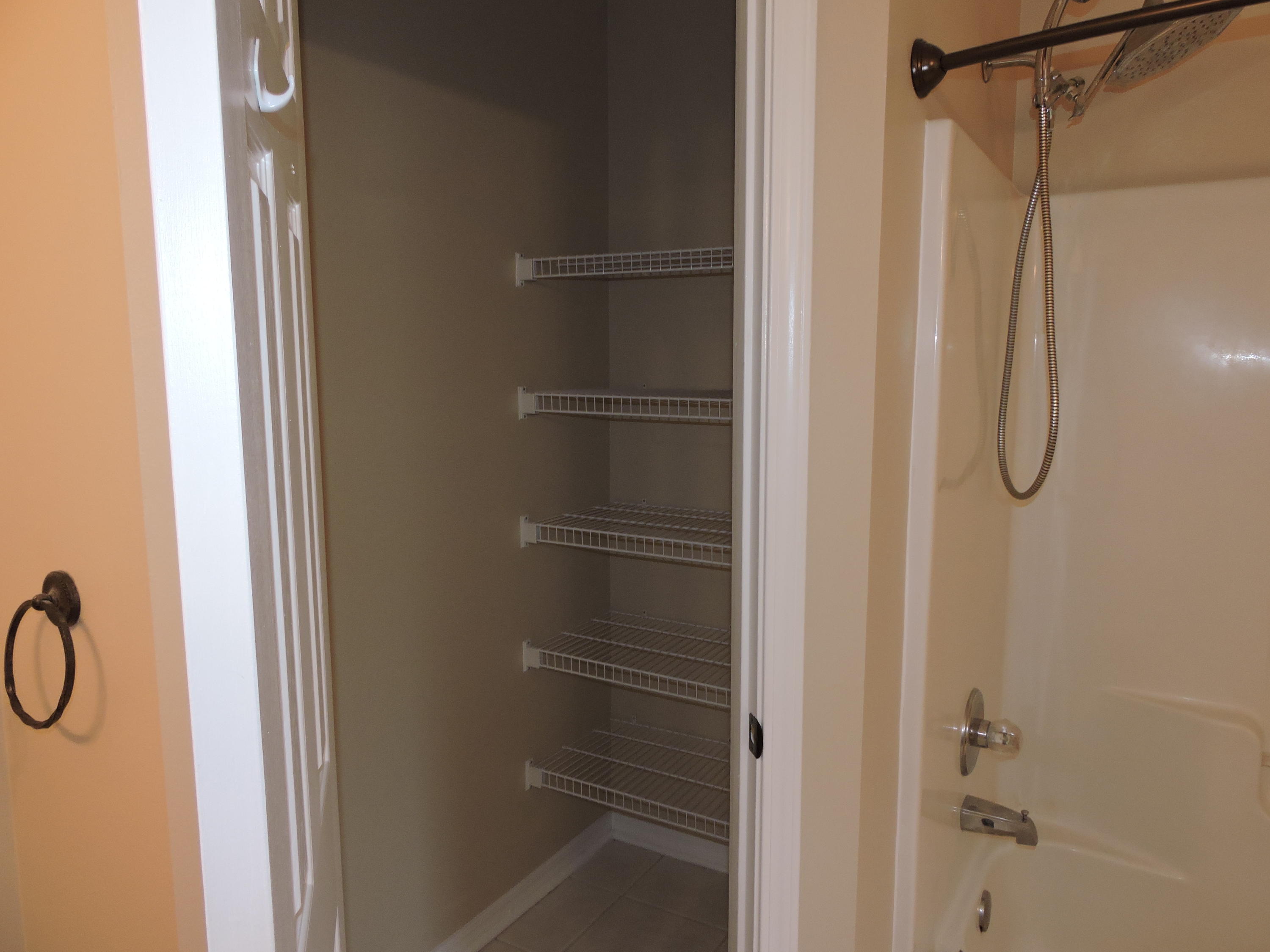 RIVERCHASE S/D PH 2 - Residential Lease