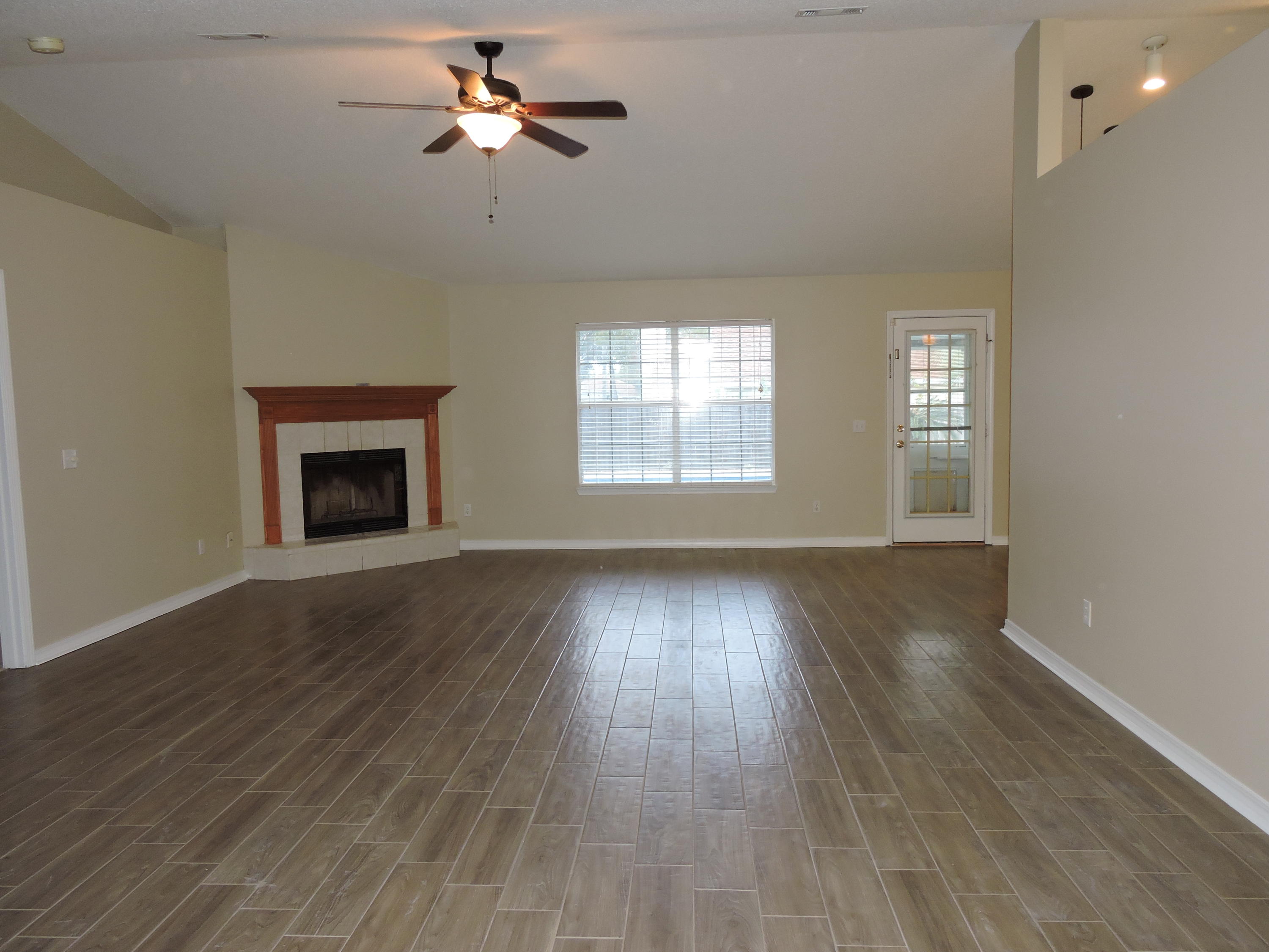 RIVERCHASE S/D PH 2 - Residential Lease