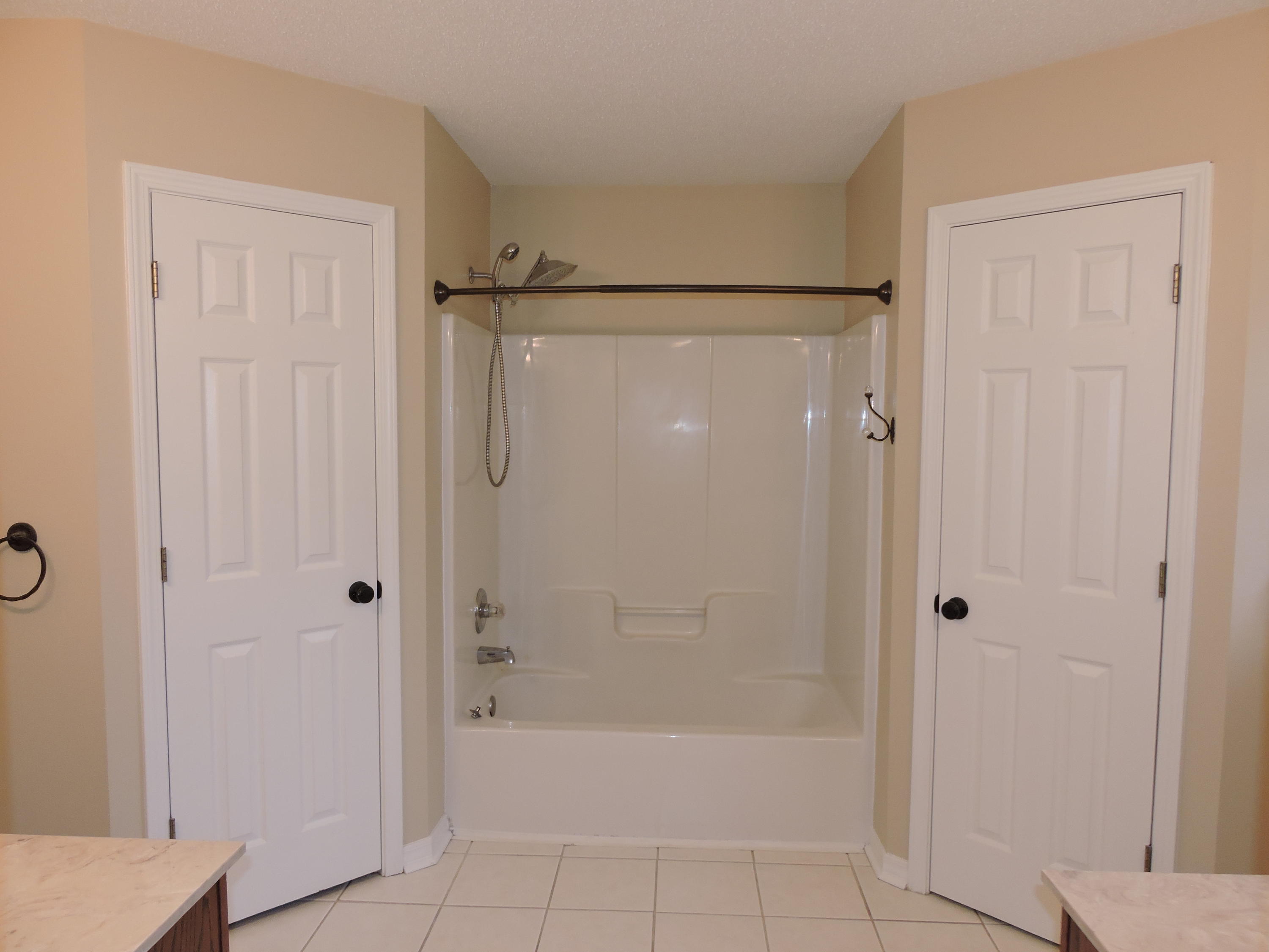 RIVERCHASE S/D PH 2 - Residential Lease