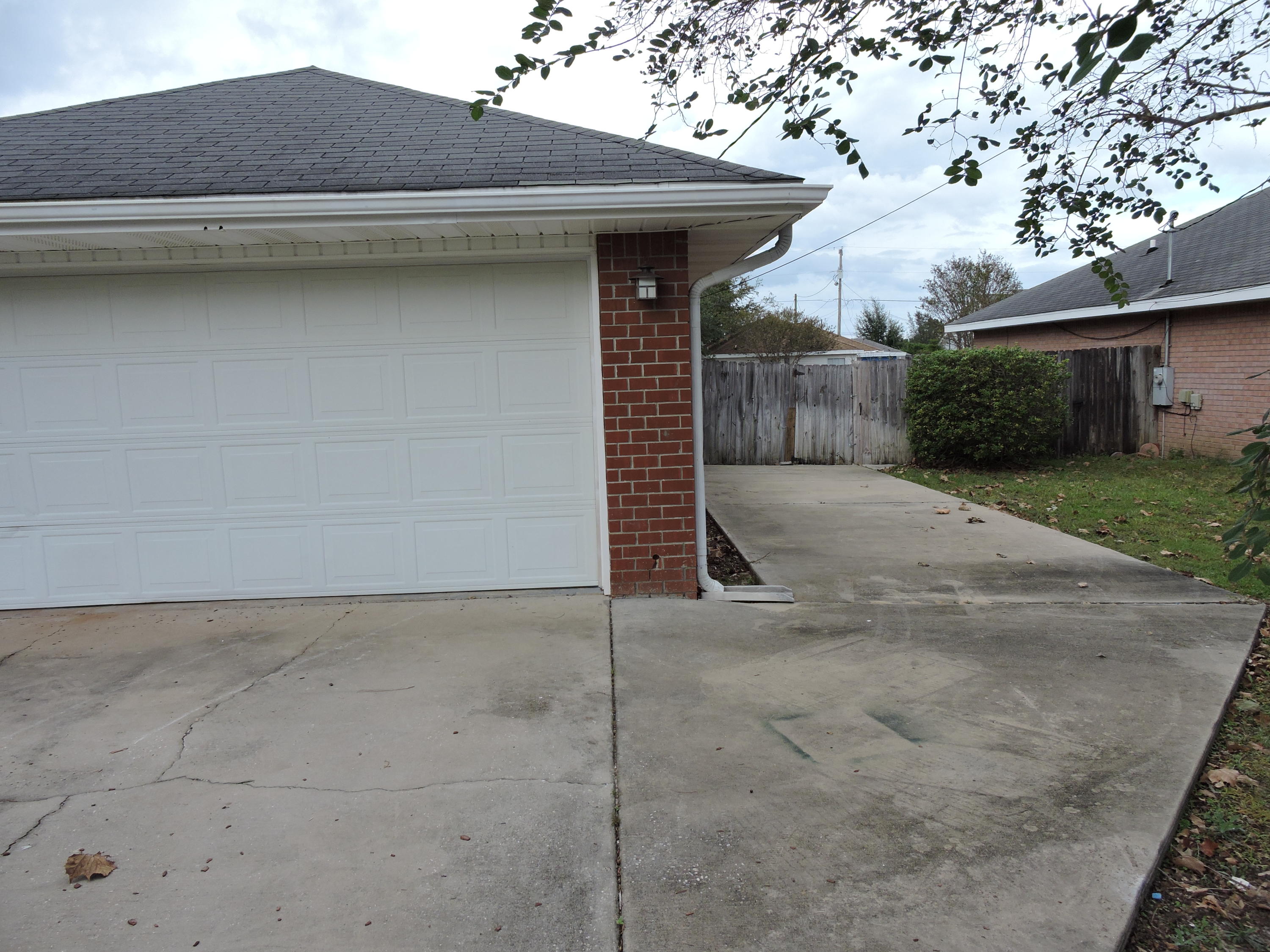 RIVERCHASE S/D PH 2 - Residential Lease
