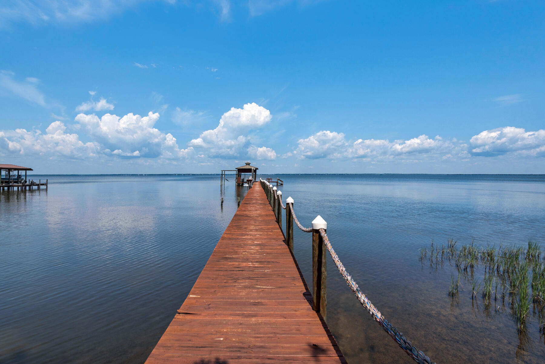 HATCHEE SHORES - Residential