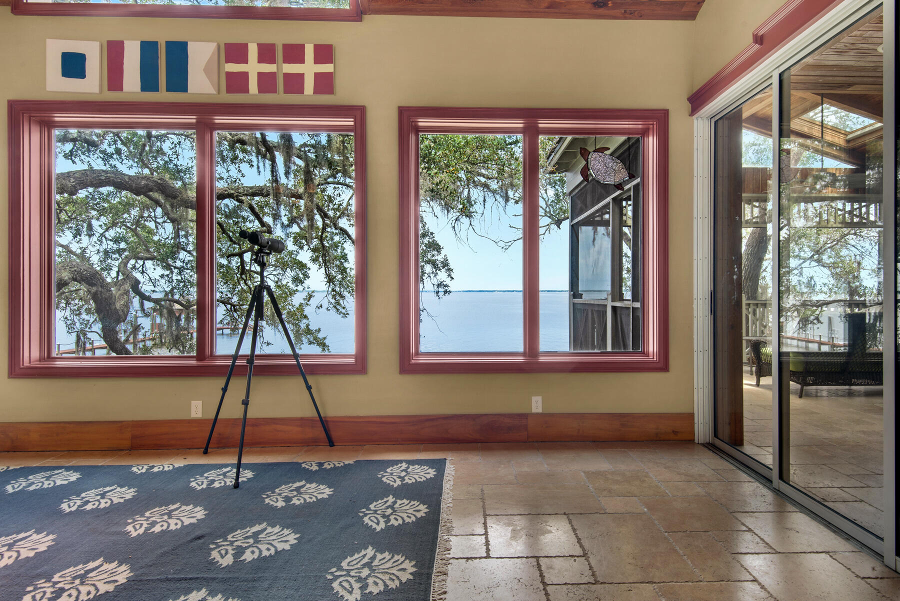 HATCHEE SHORES - Residential