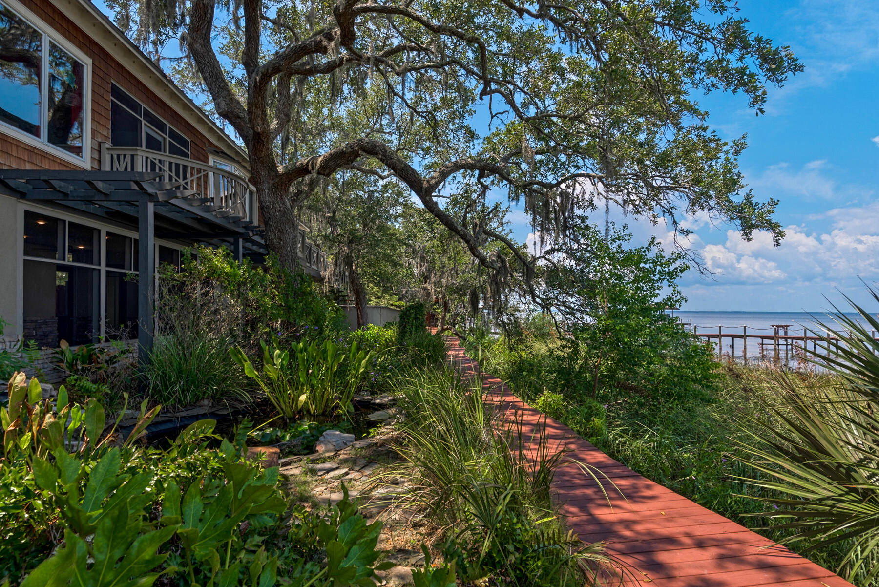 HATCHEE SHORES - Residential