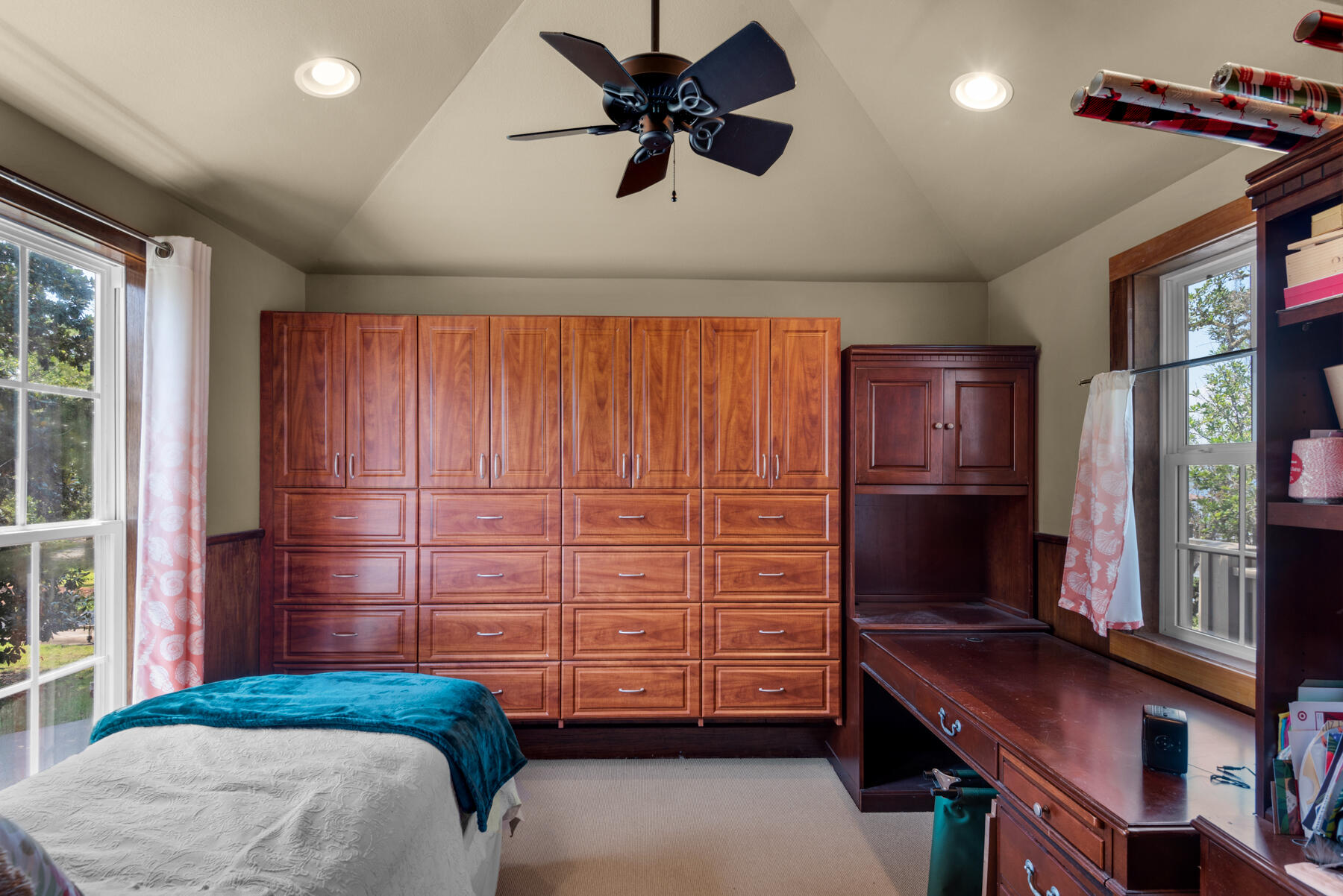 HATCHEE SHORES - Residential