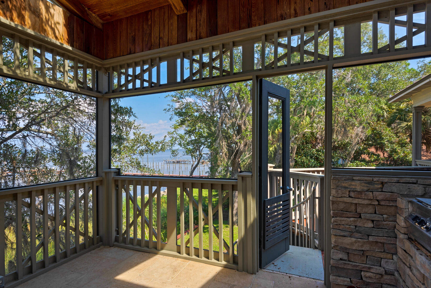 HATCHEE SHORES - Residential