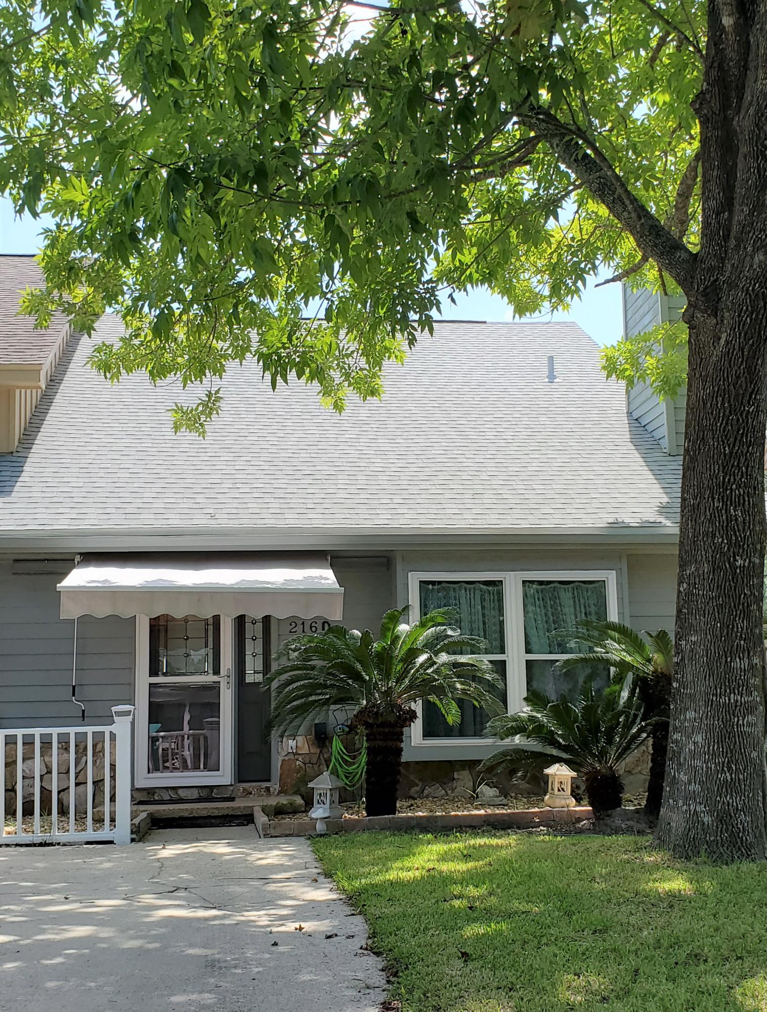 CLOVERDALE LAKE - Residential