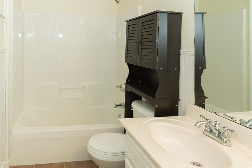 PARISH PINES - Residential Lease