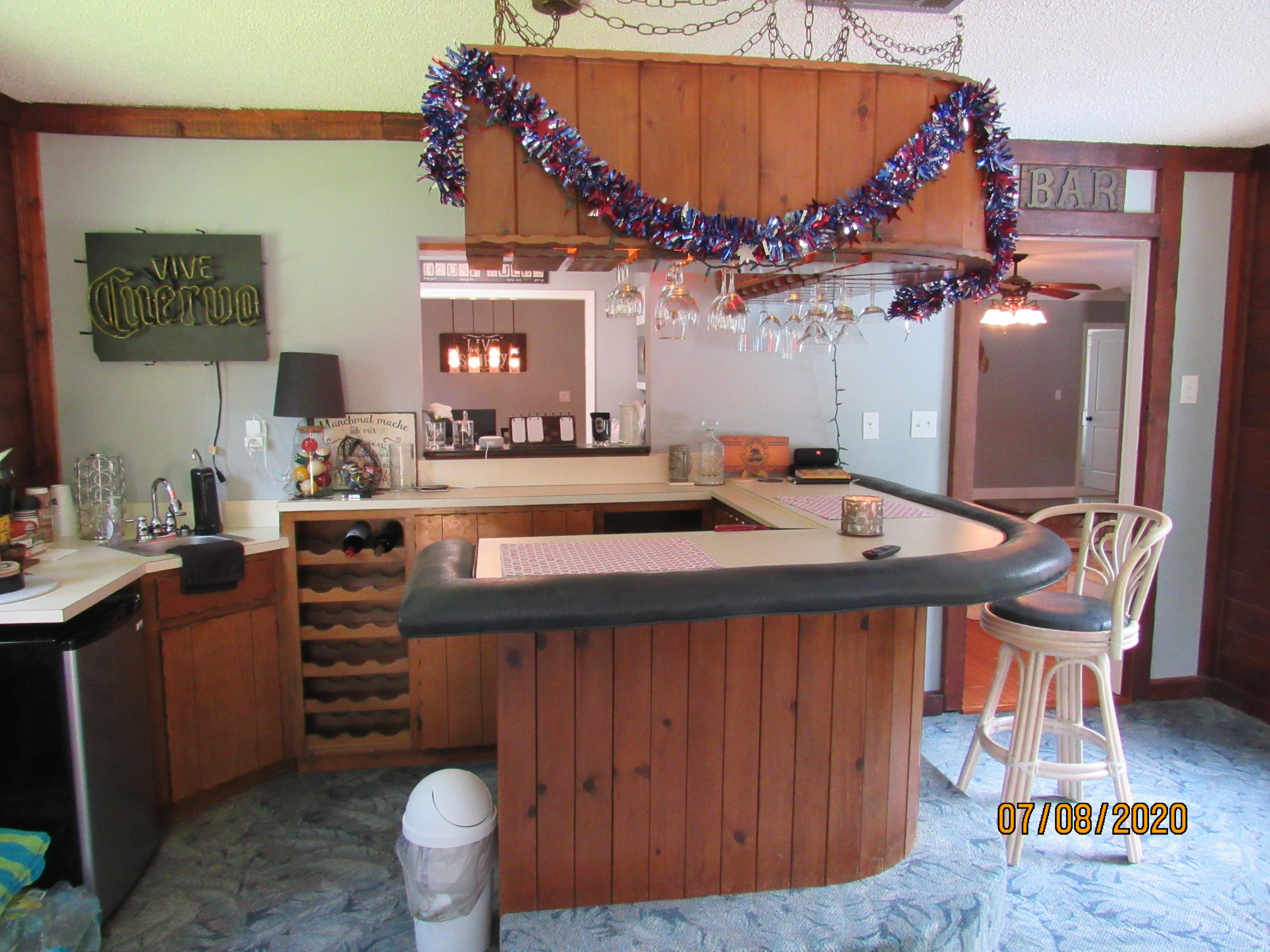 VALPARAISO PINECREST 6 - Residential Lease
