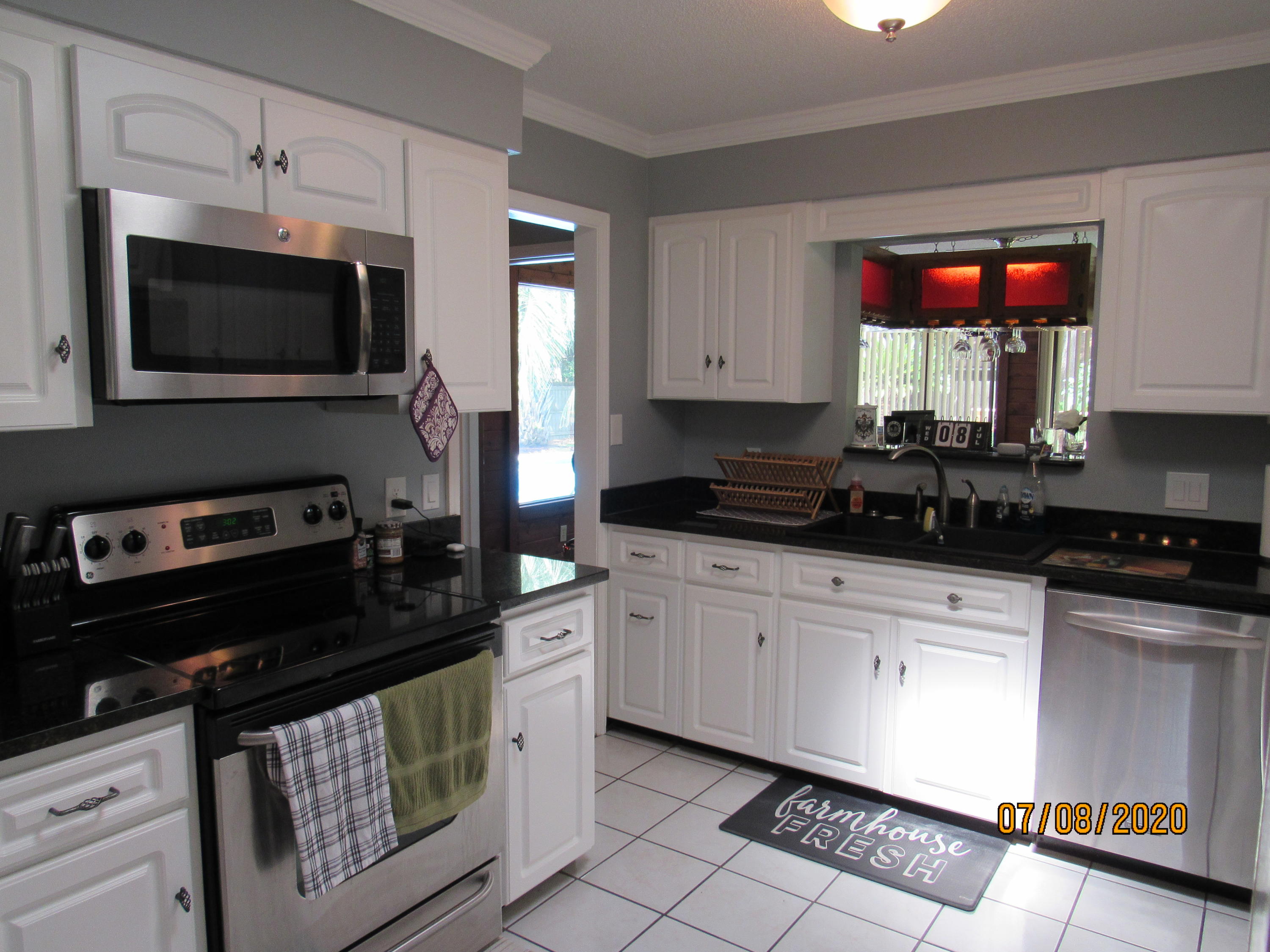 VALPARAISO PINECREST 6 - Residential Lease
