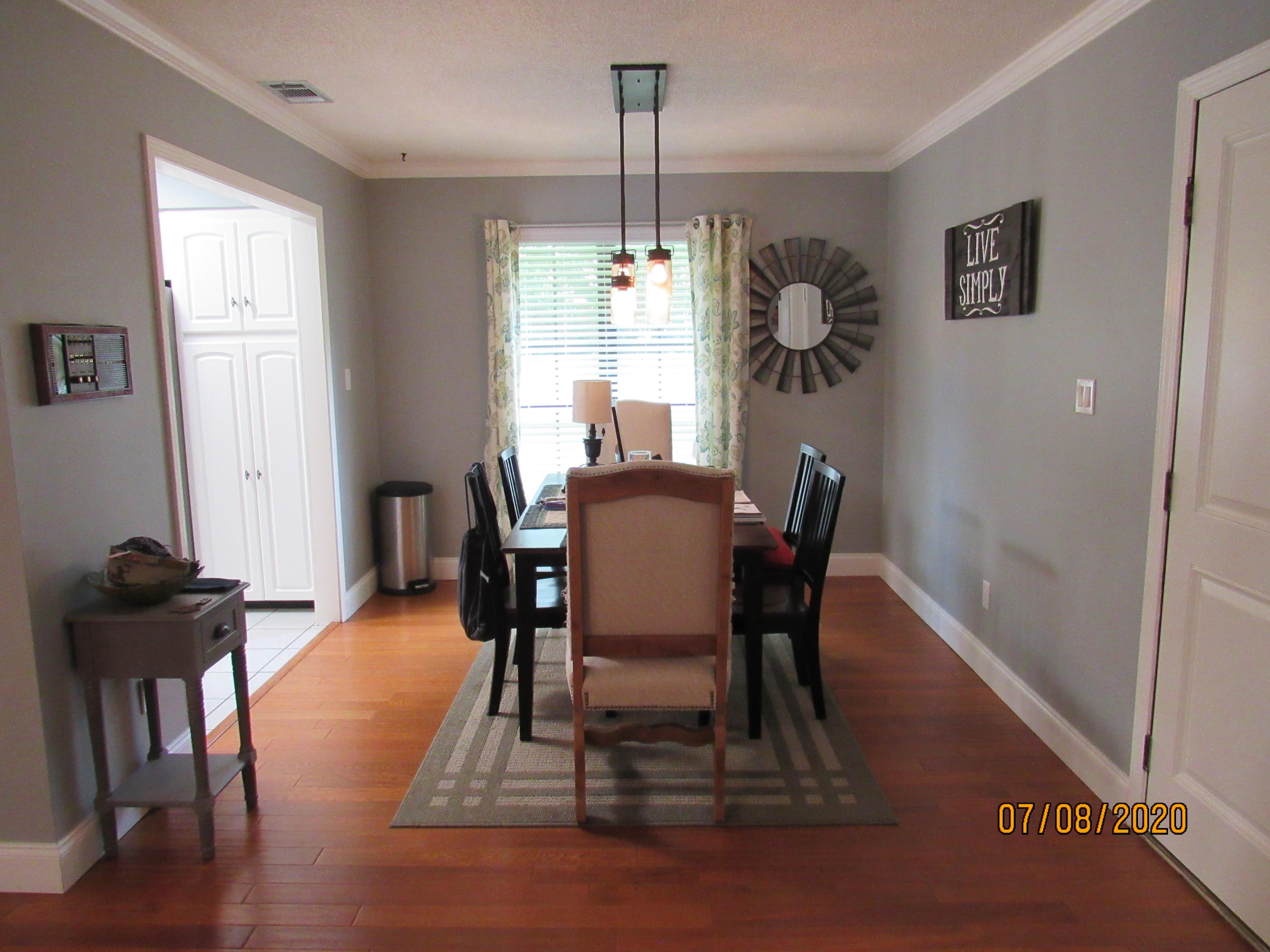 VALPARAISO PINECREST 6 - Residential Lease