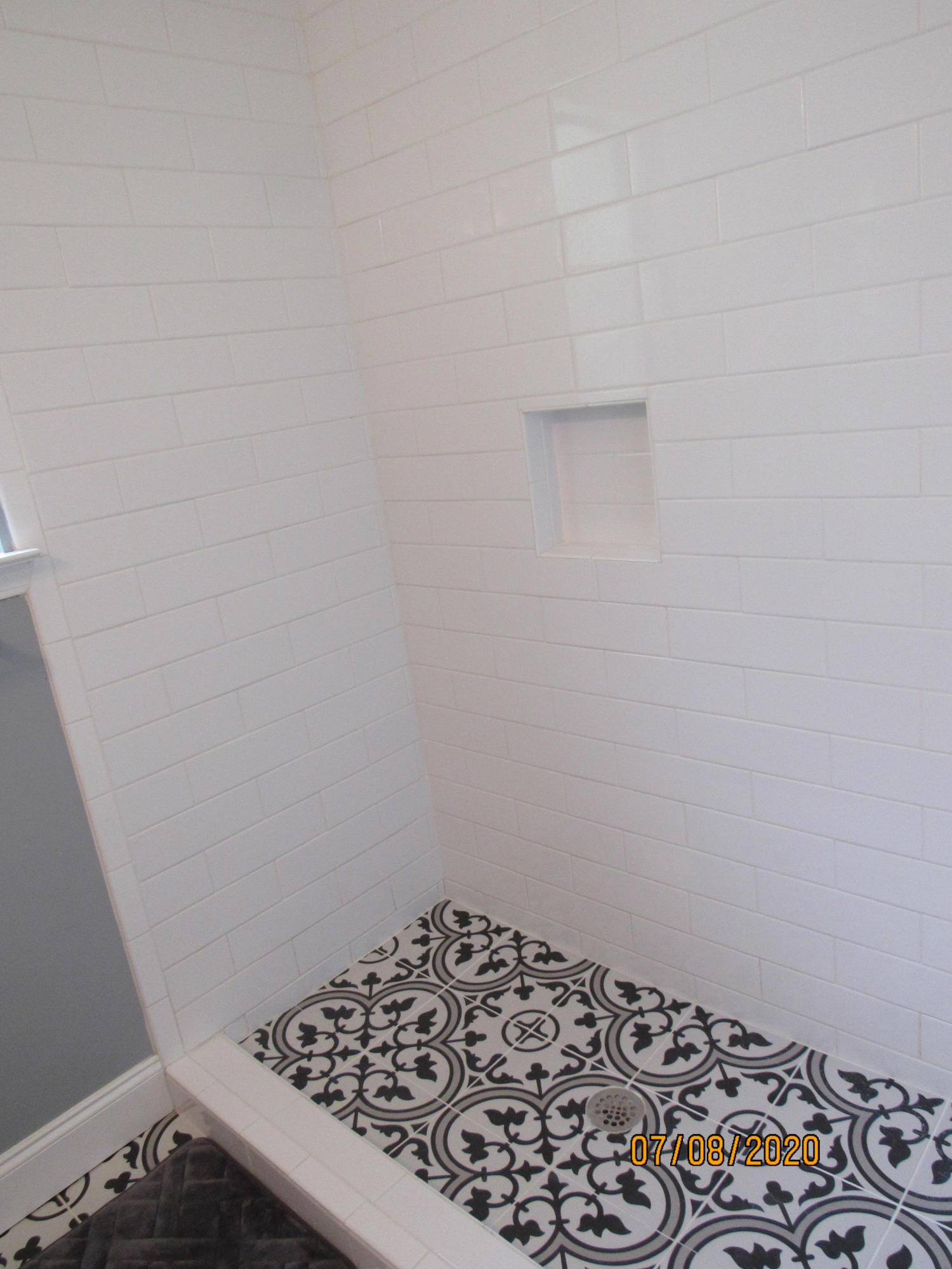VALPARAISO PINECREST 6 - Residential Lease