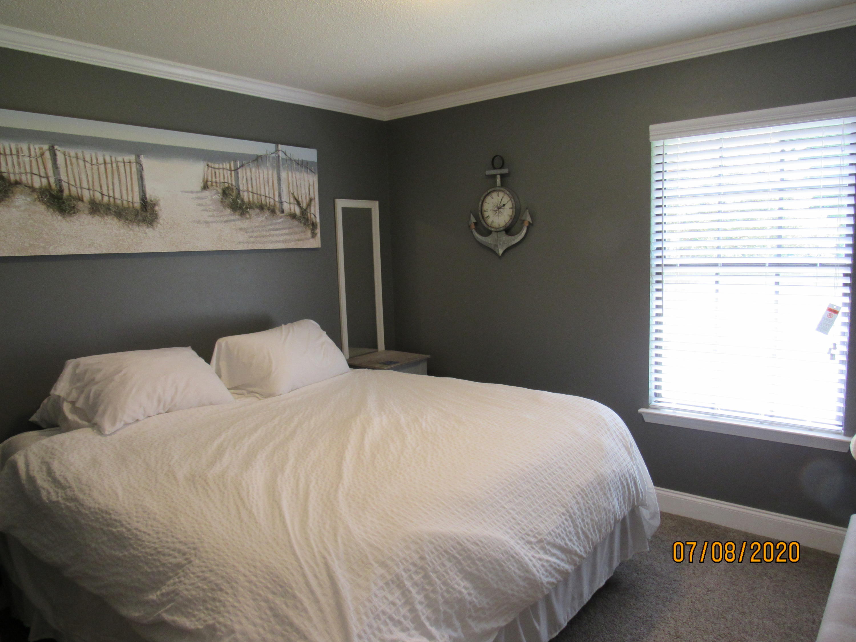 VALPARAISO PINECREST 6 - Residential Lease