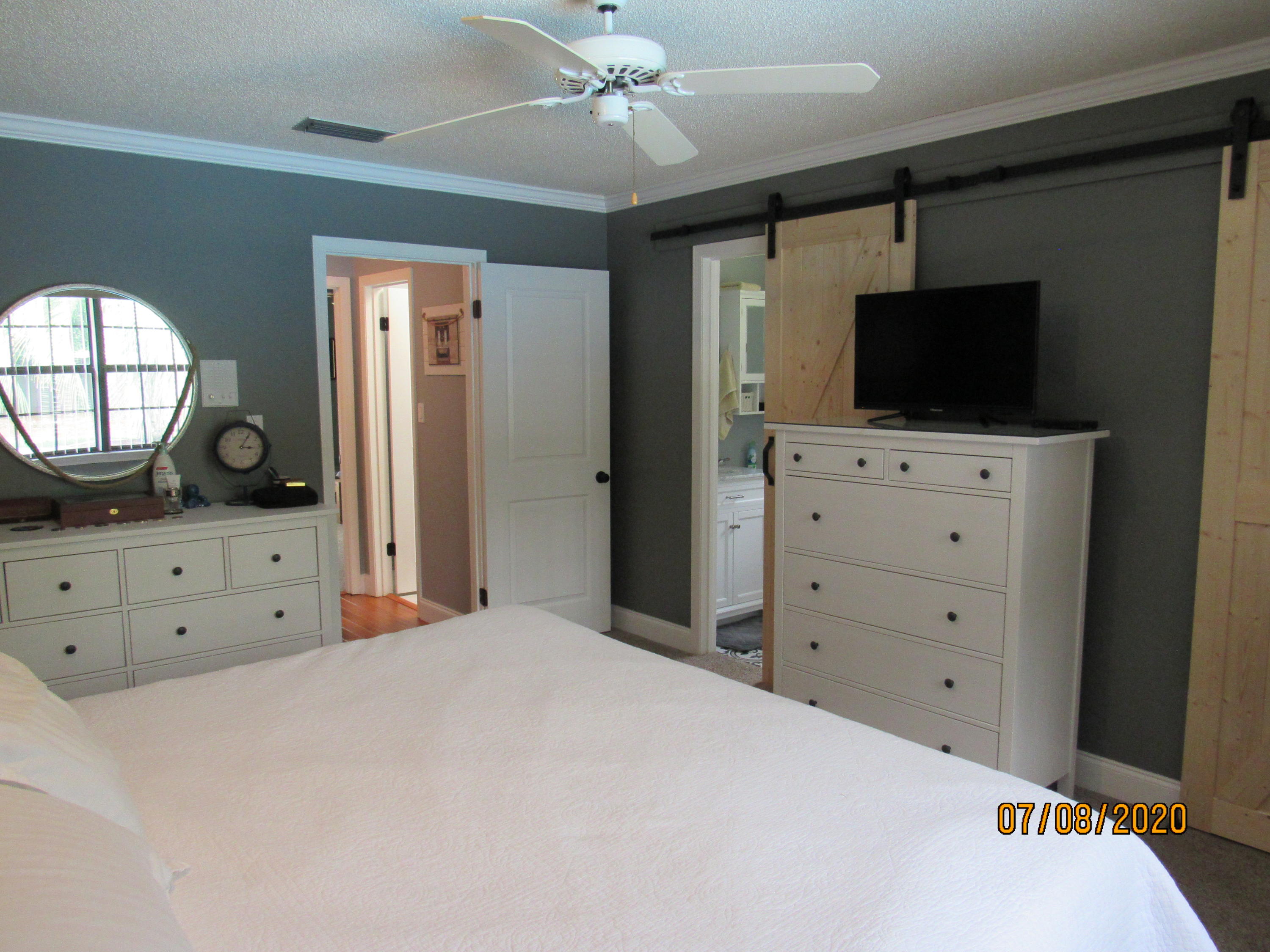 VALPARAISO PINECREST 6 - Residential Lease