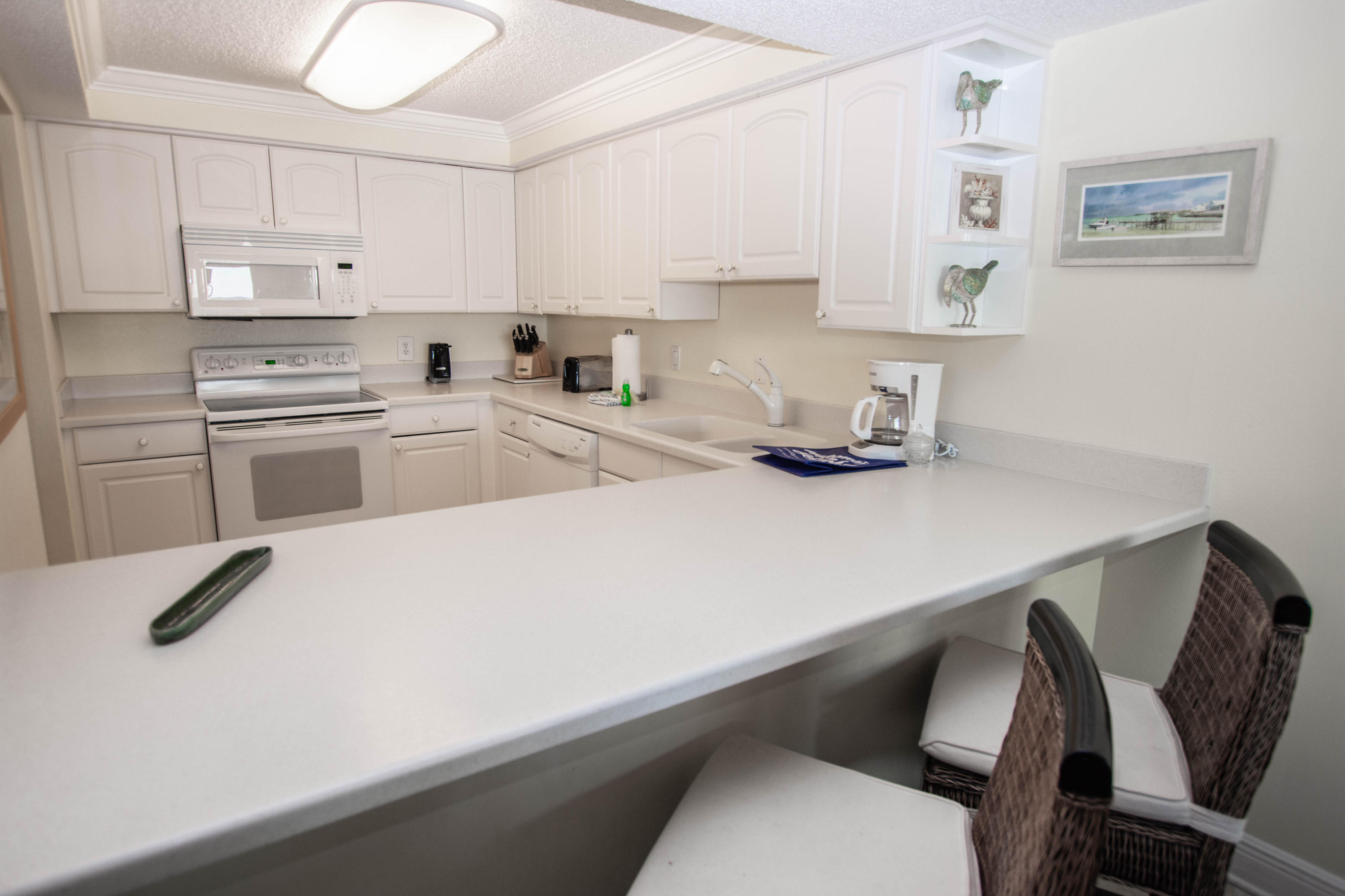 BEACH HOUSE CONDO PH 2 - Residential
