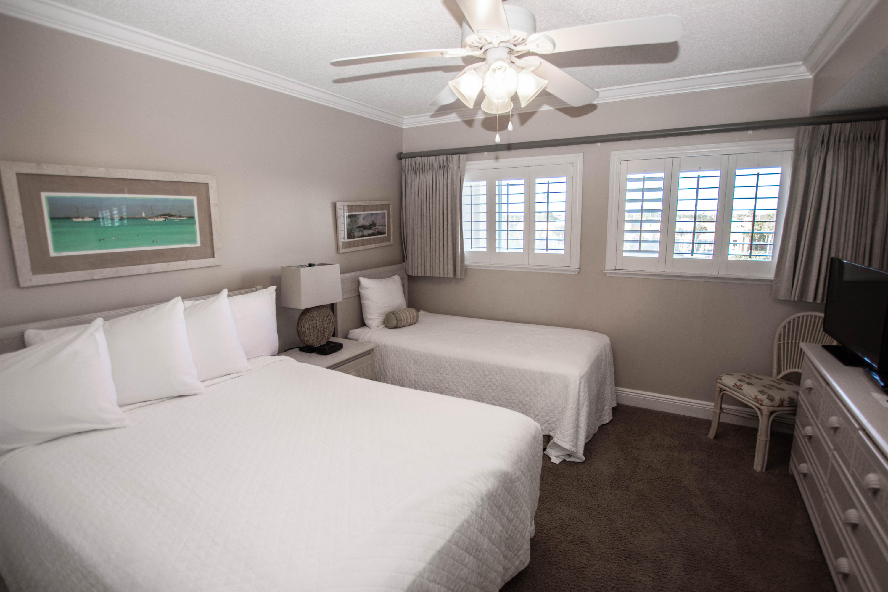 BEACH HOUSE CONDO PH 2 - Residential