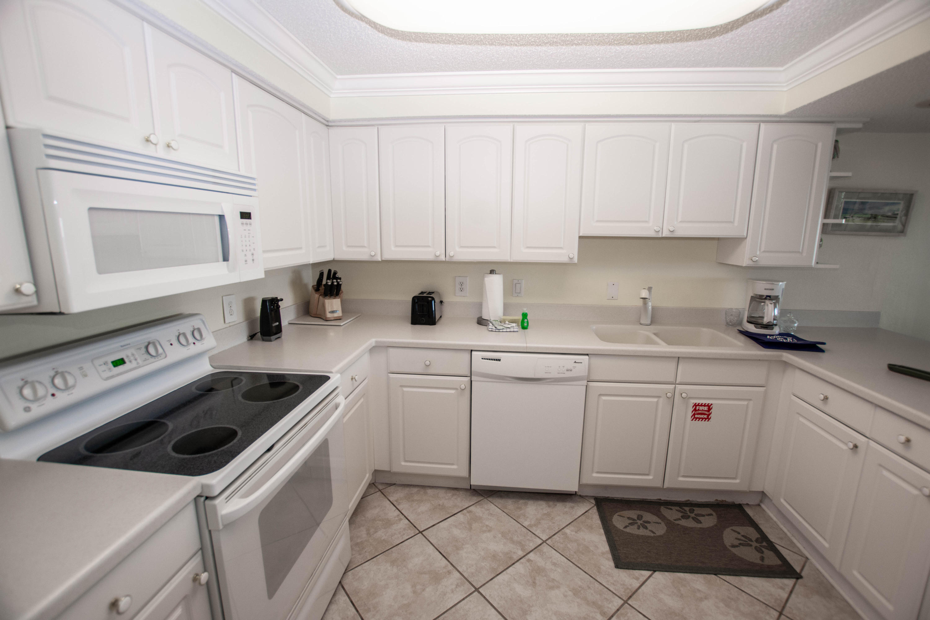 BEACH HOUSE CONDO PH 2 - Residential