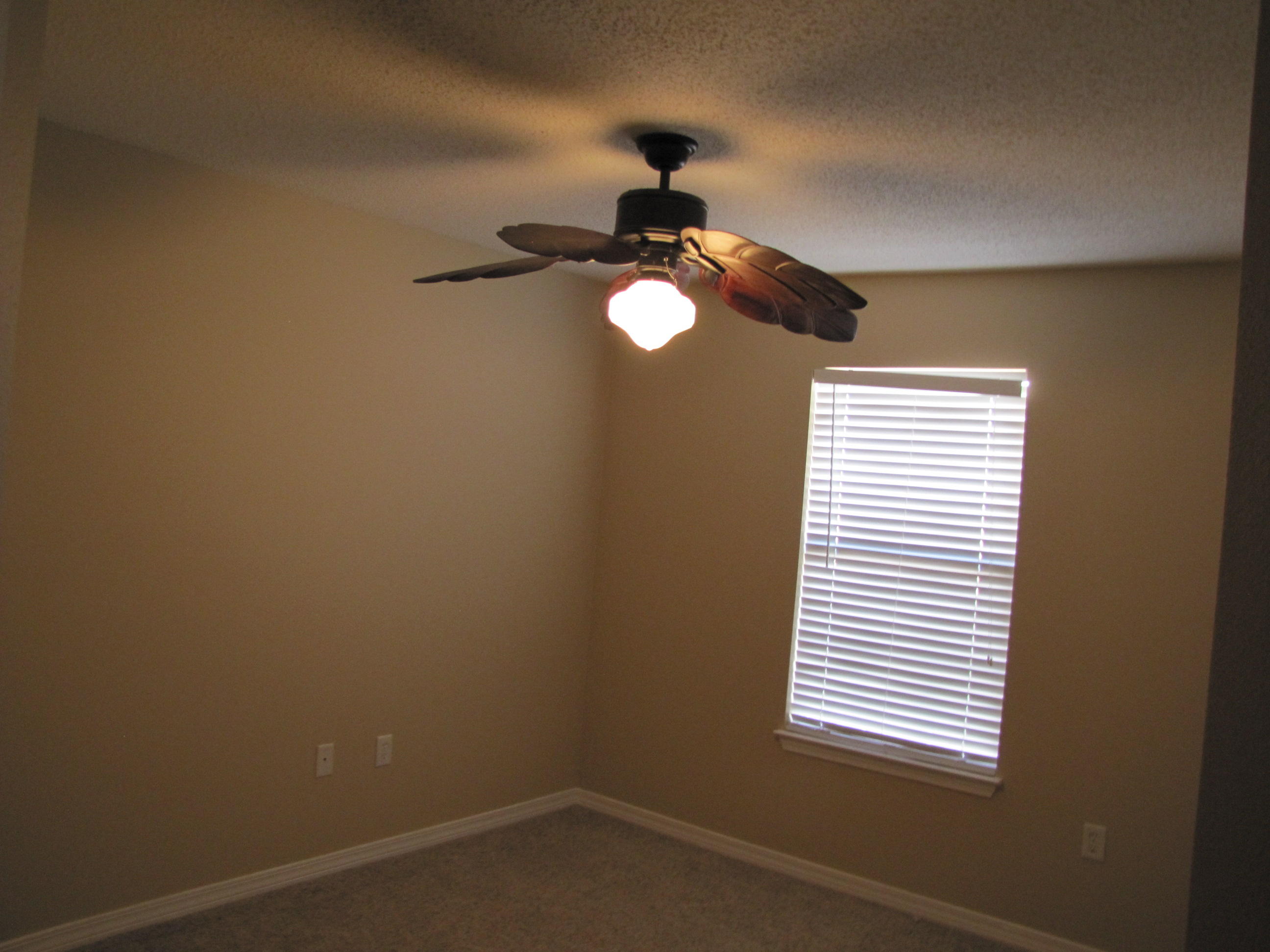 PARADISE RETREAT - Residential Lease